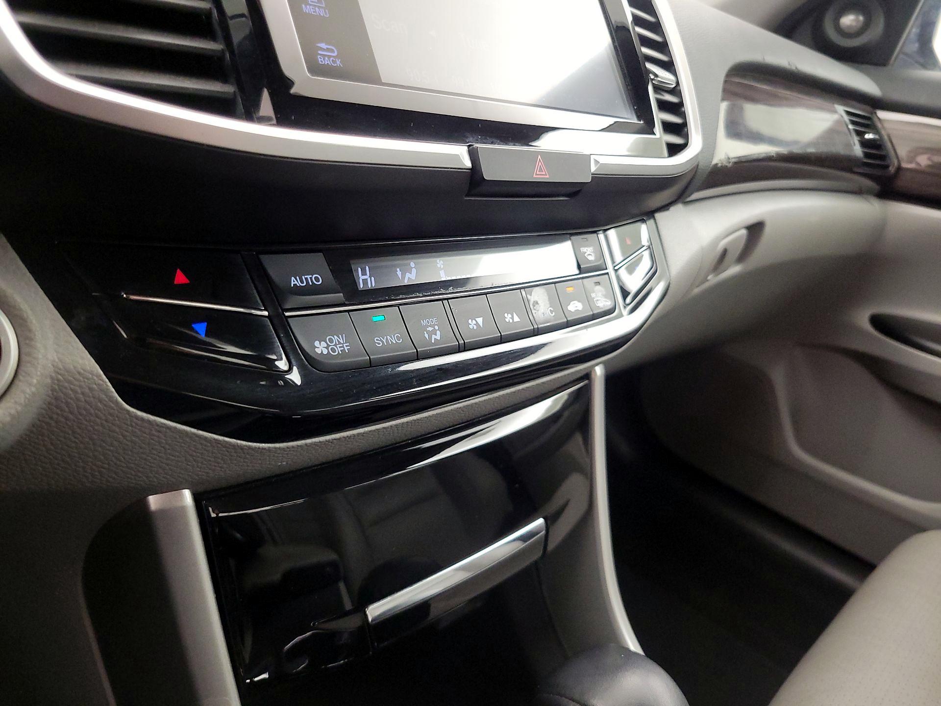 Thumbnail: 2017 Honda Accord - 16