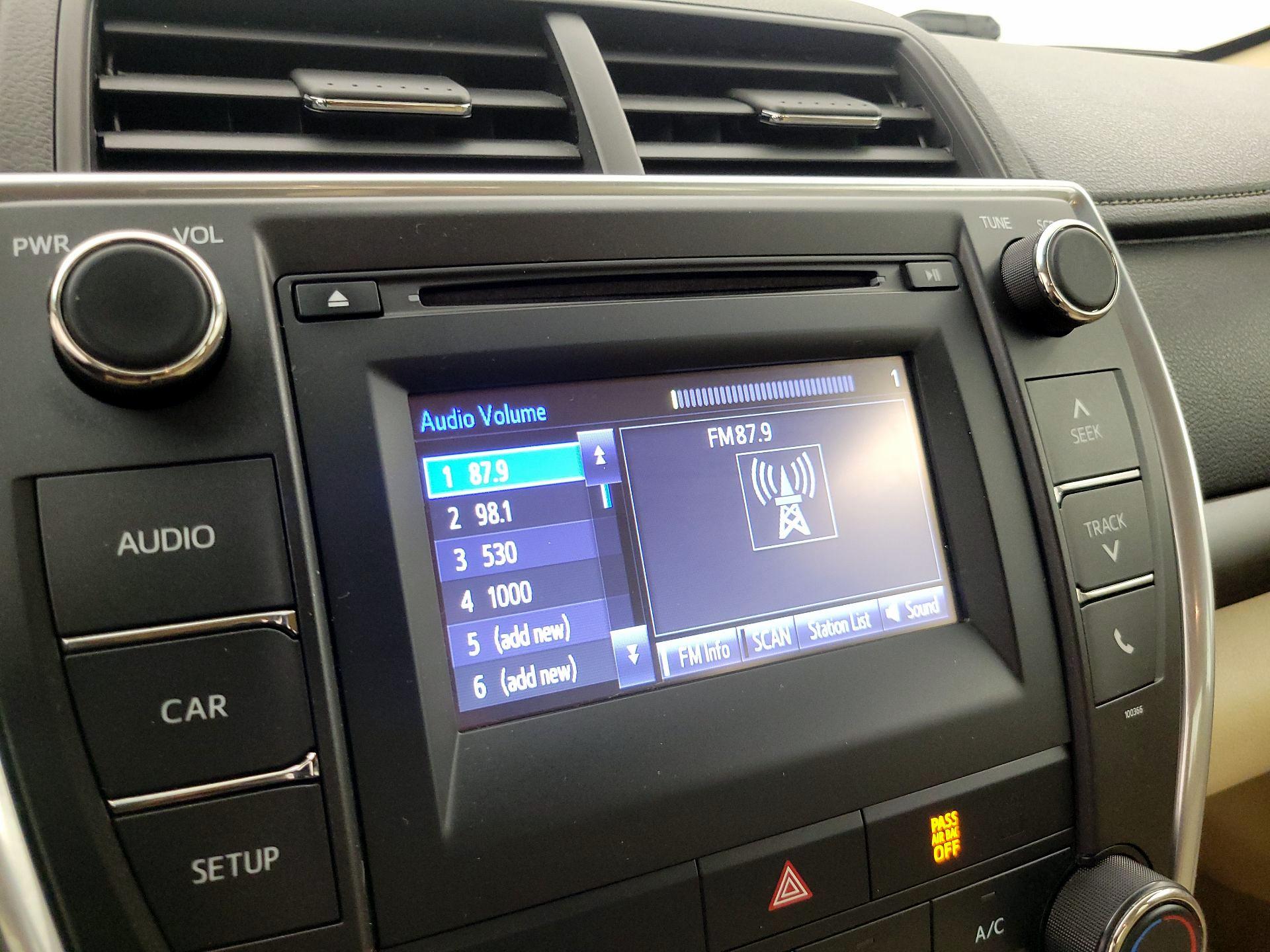 Thumbnail: 2015 Toyota Camry - 15