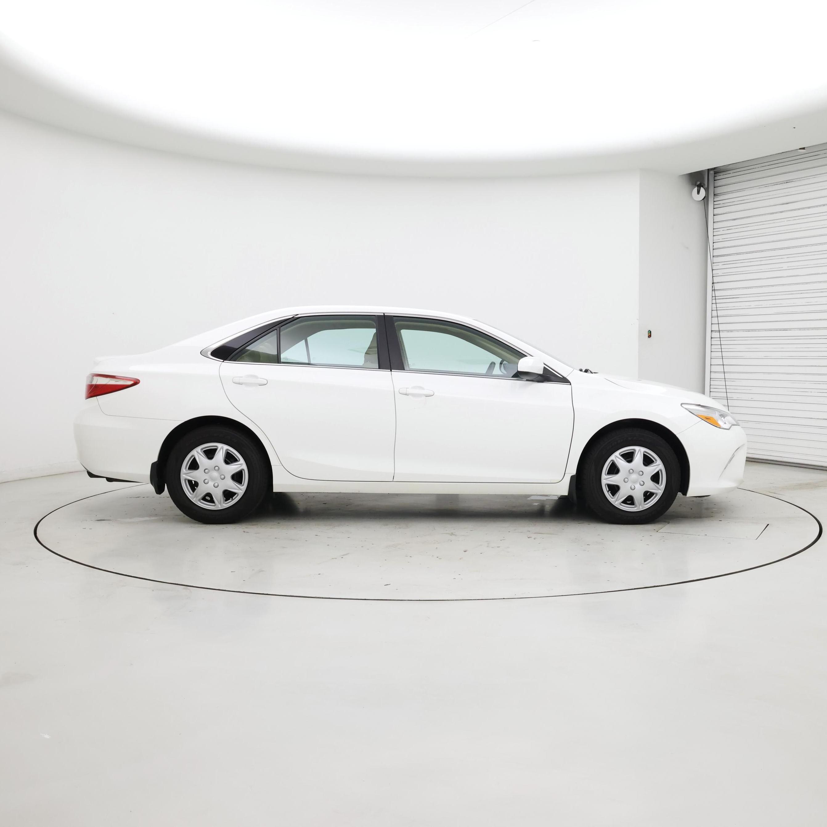 Thumbnail: 2015 Toyota Camry - 7