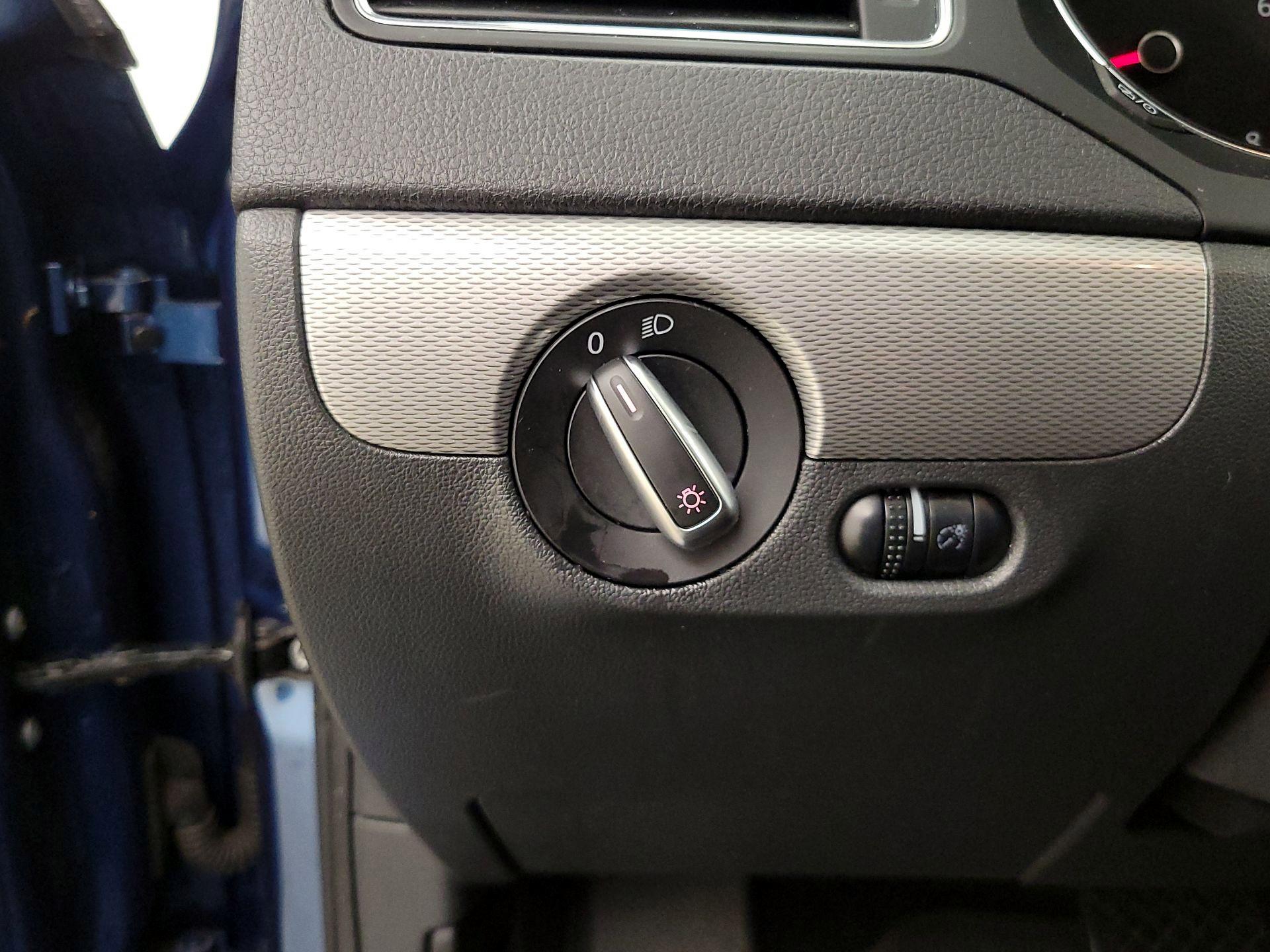 Thumbnail: 2017 Volkswagen Jetta - 13