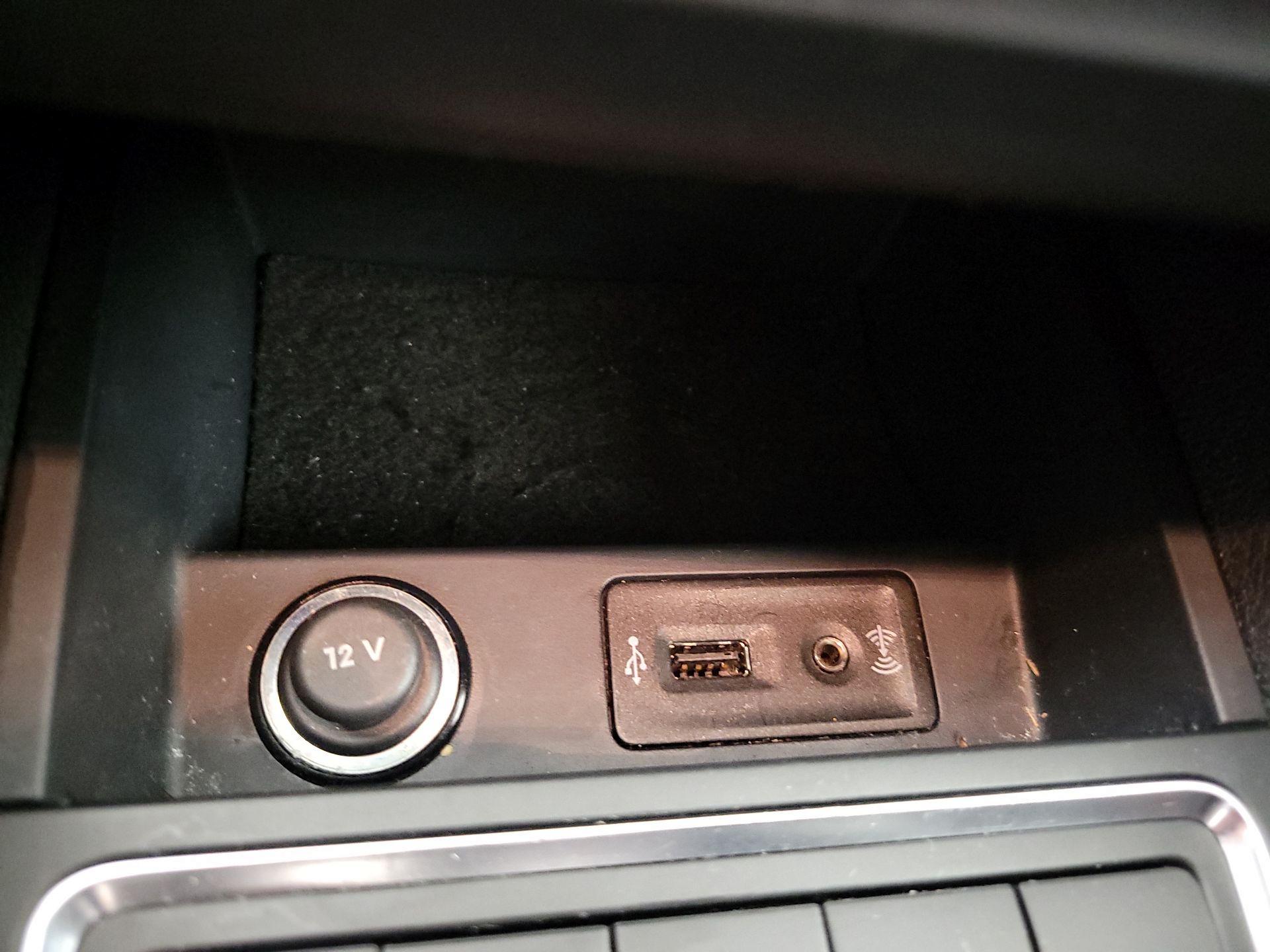 Thumbnail: 2017 Volkswagen Jetta - 18