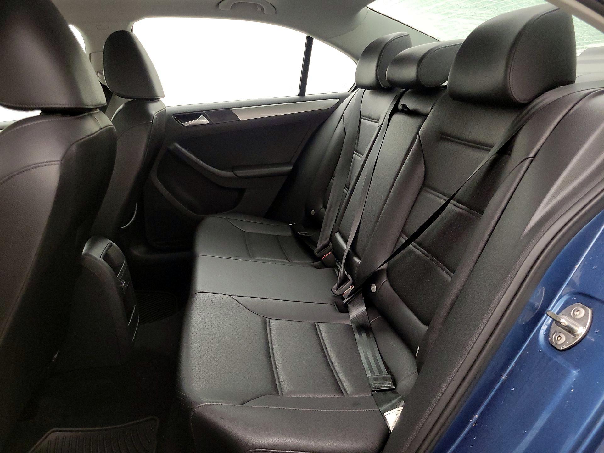 Thumbnail: 2017 Volkswagen Jetta - 20