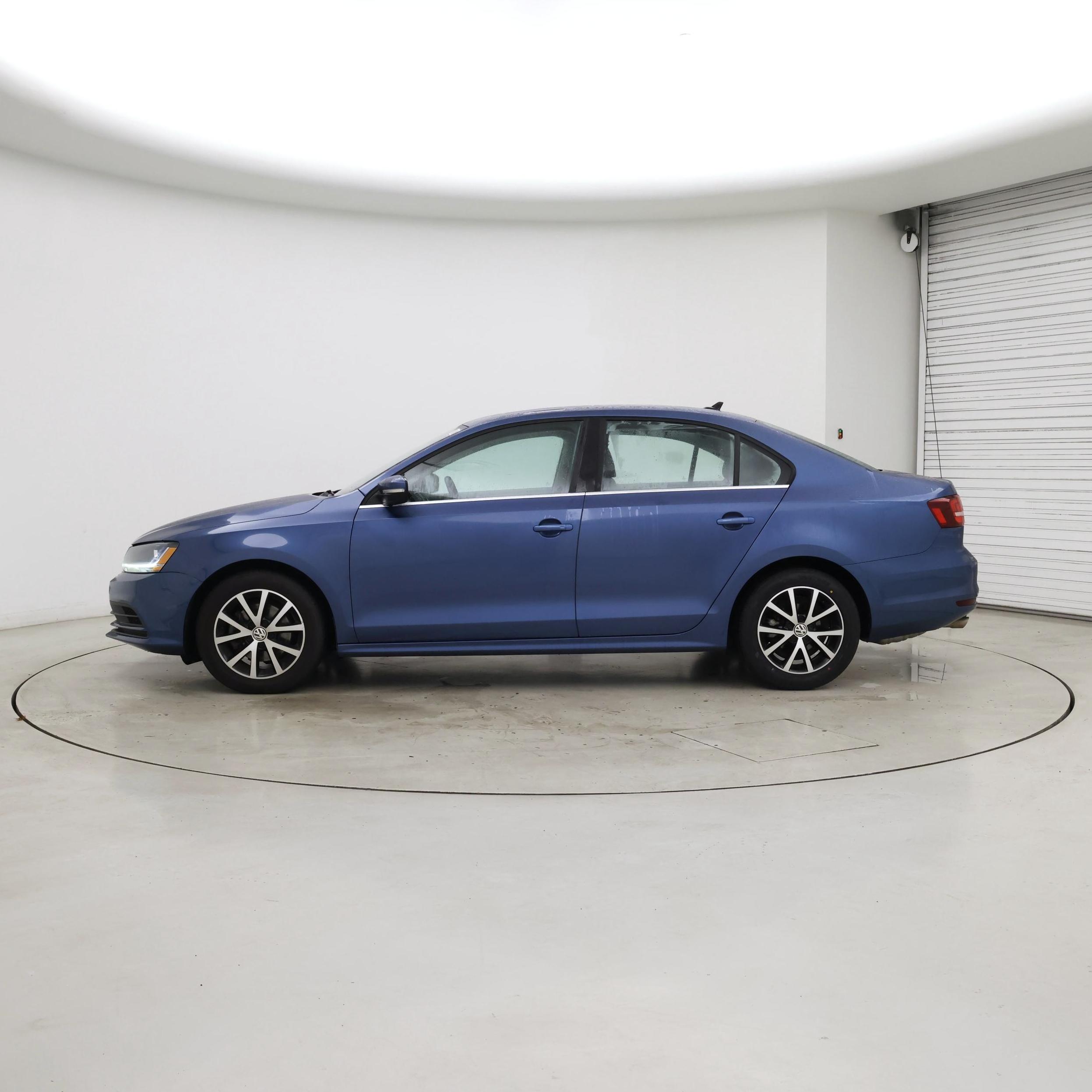 Thumbnail: 2017 Volkswagen Jetta - 3