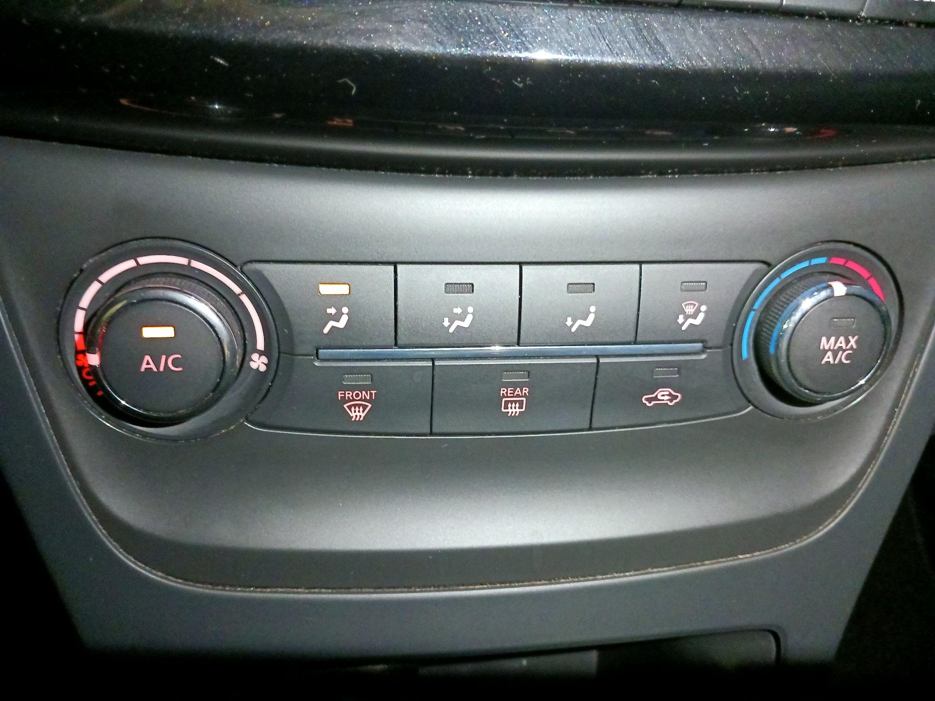 Thumbnail: 2016 Nissan Sentra - 14