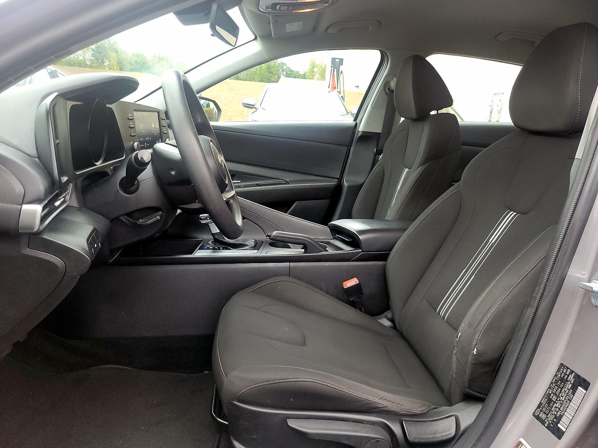 Thumbnail: 2023 Hyundai Elantra - 9