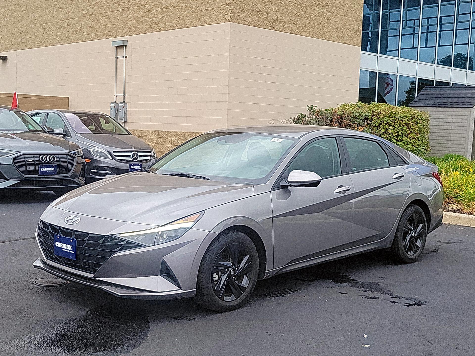 Thumbnail: 2023 Hyundai Elantra - 3