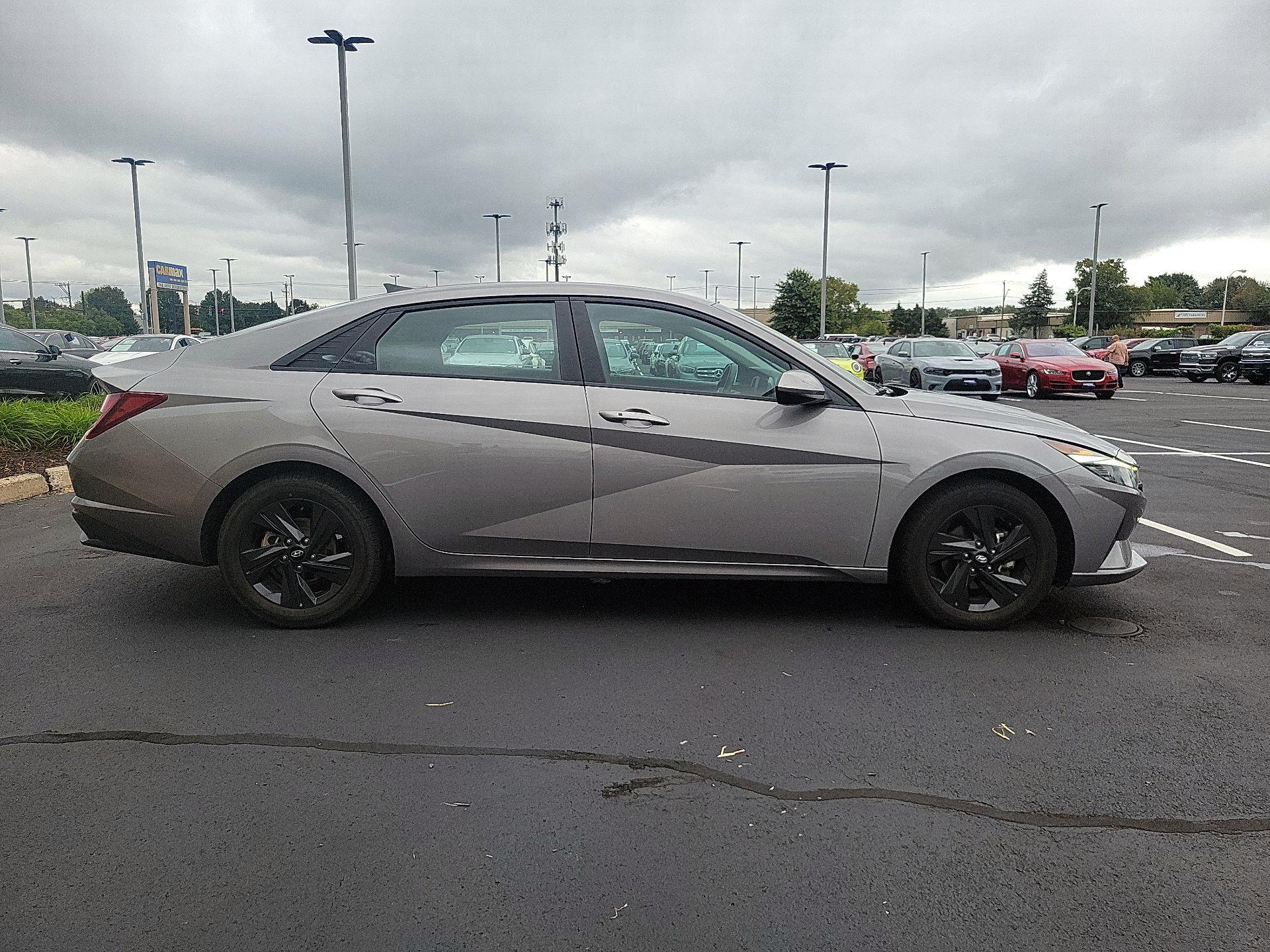 Thumbnail: 2023 Hyundai Elantra - 4