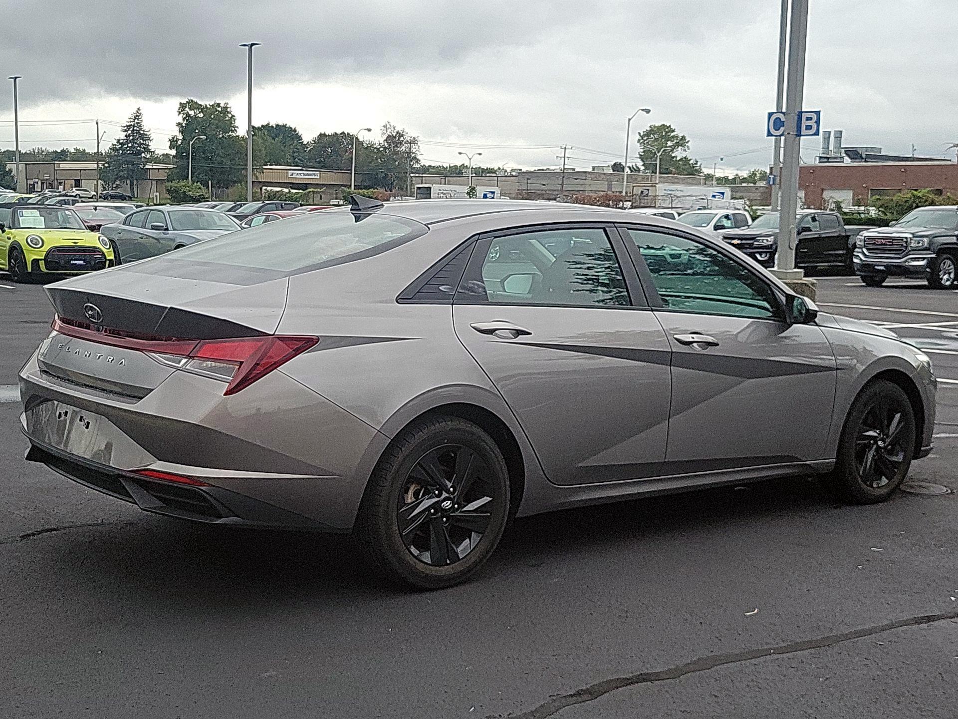 Thumbnail: 2023 Hyundai Elantra - 5