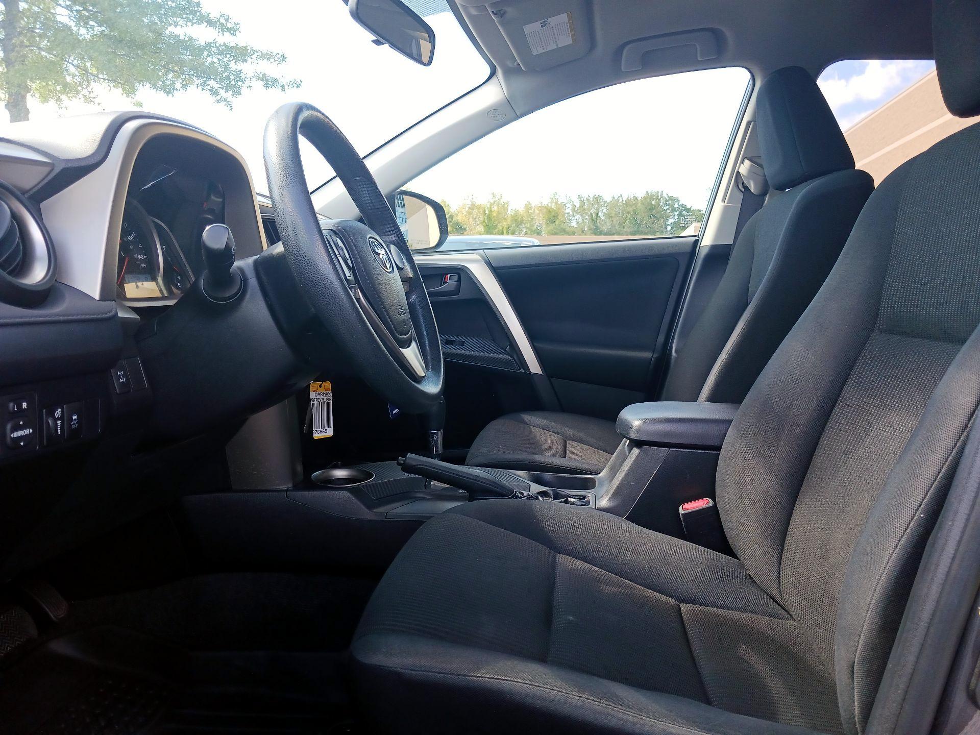 Thumbnail: 2014 Toyota RAV4 - 9