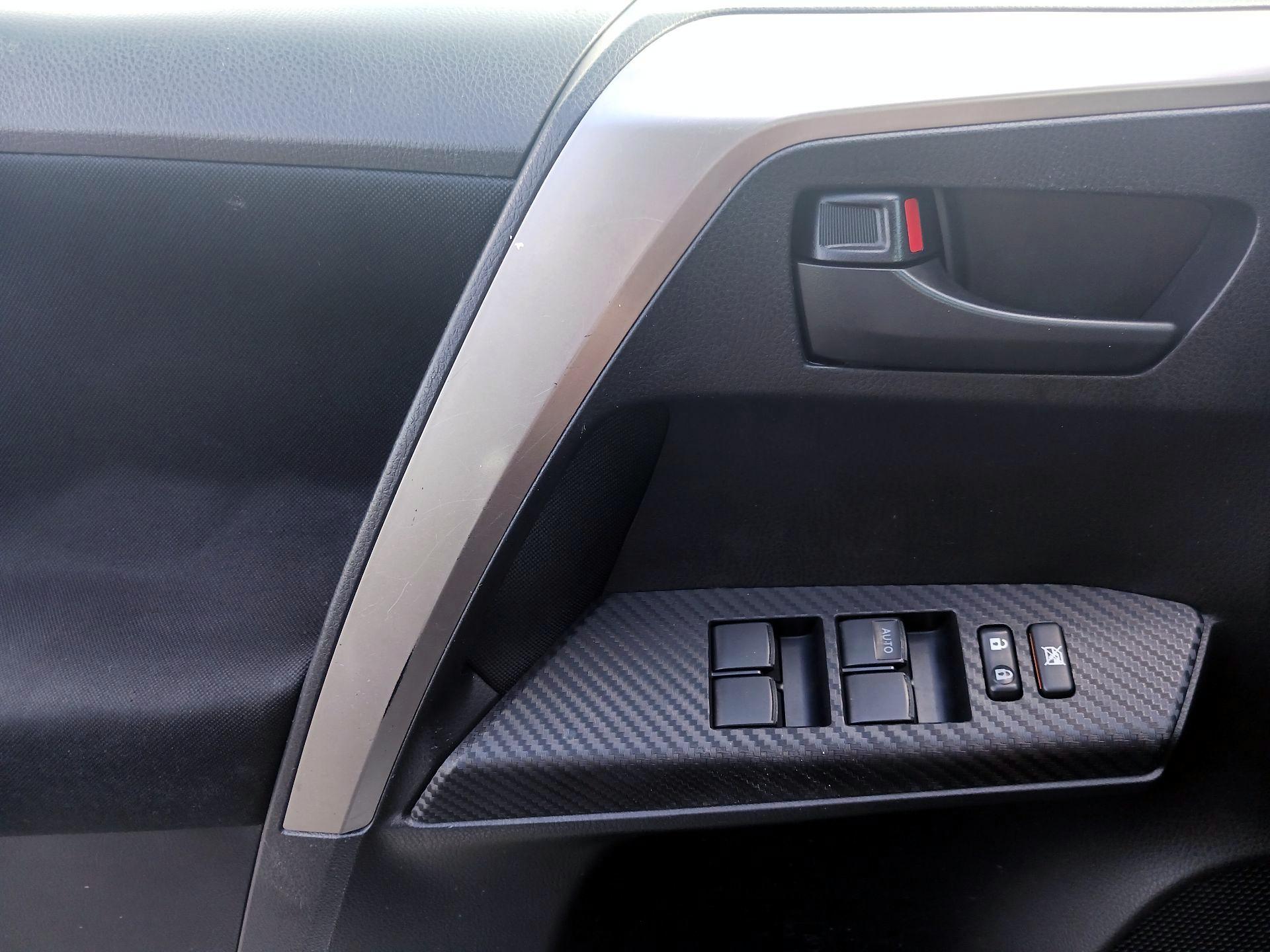 Thumbnail: 2014 Toyota RAV4 - 10