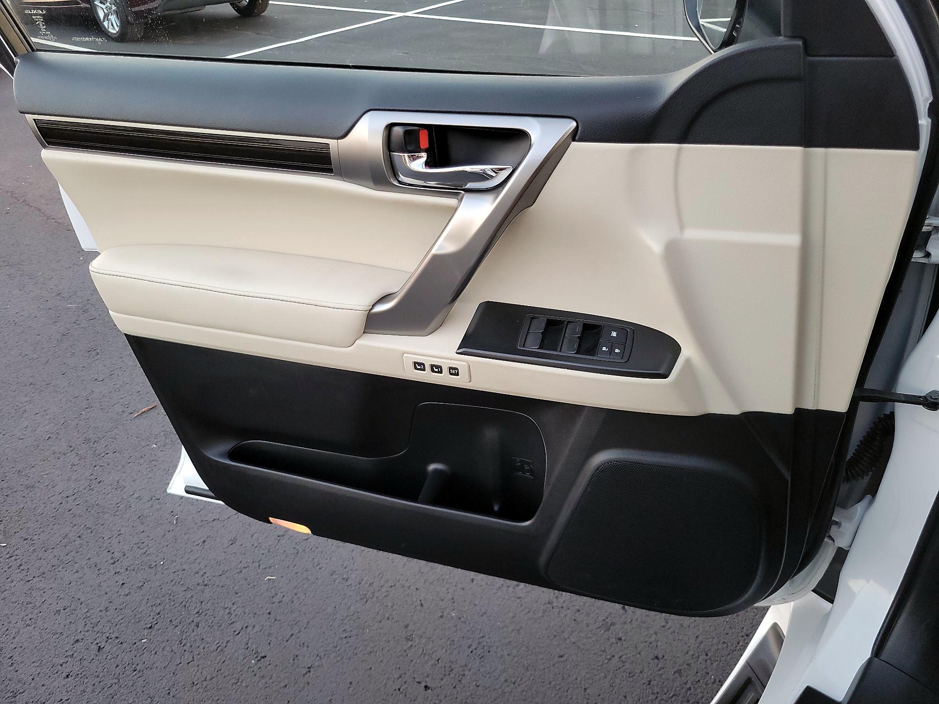 Thumbnail: 2022 Lexus GX - 10