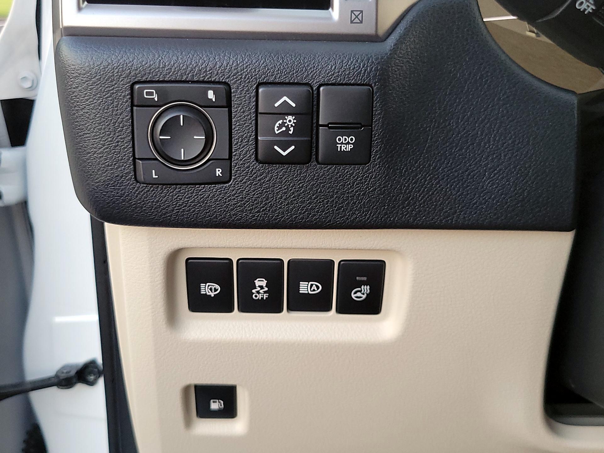 Thumbnail: 2022 Lexus GX - 11