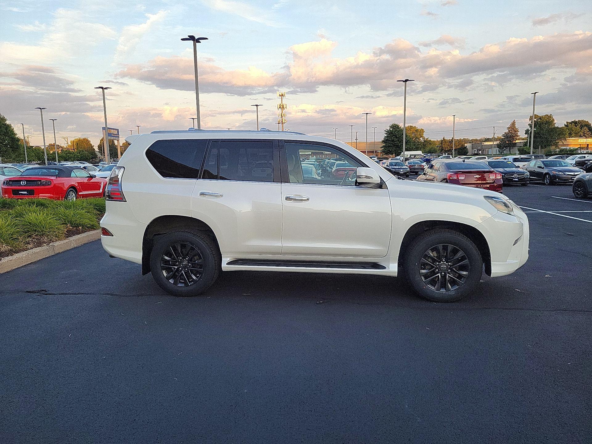 Thumbnail: 2022 Lexus GX - 4