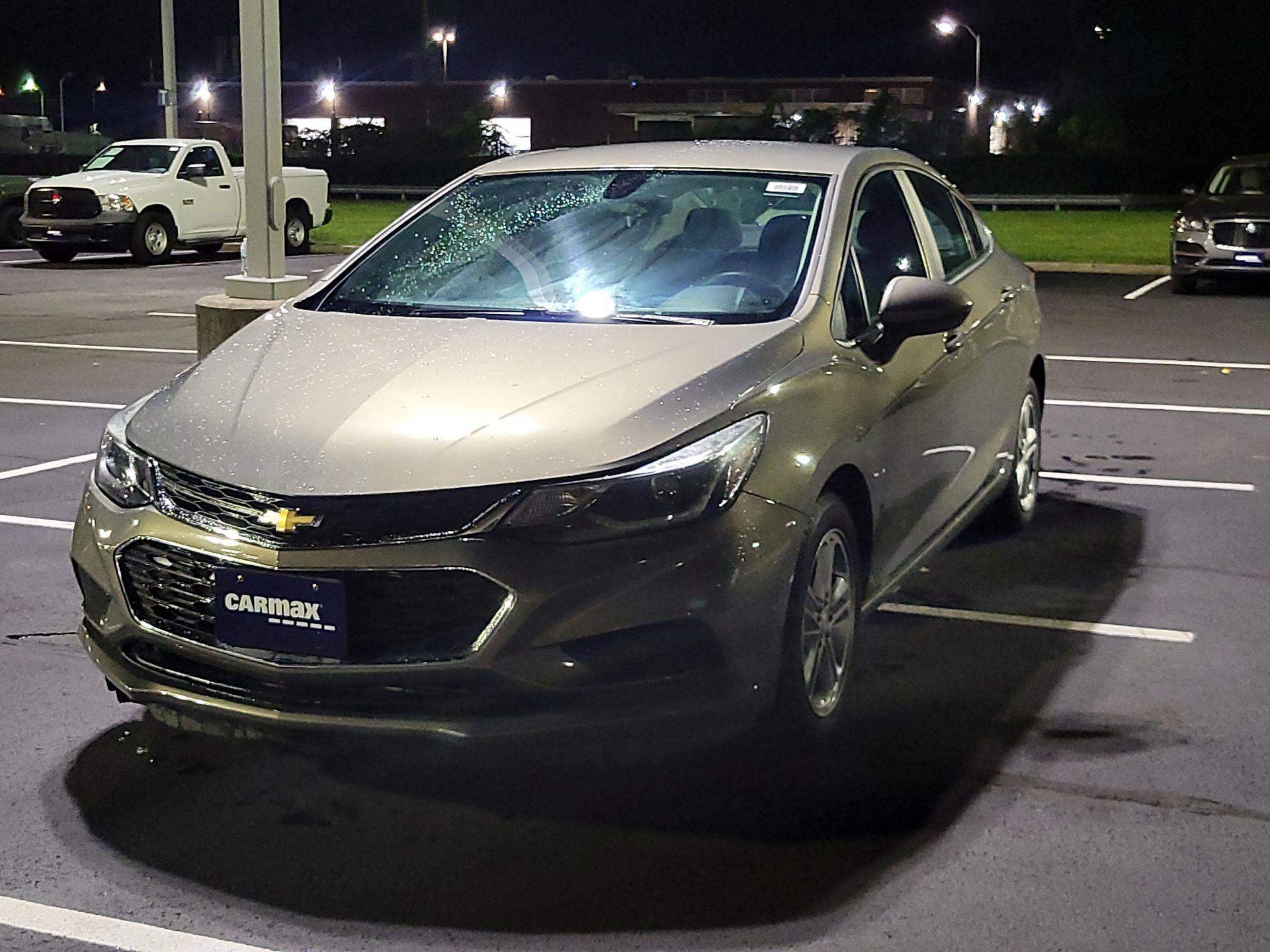 Thumbnail: 2017 Chevrolet Cruze - 3