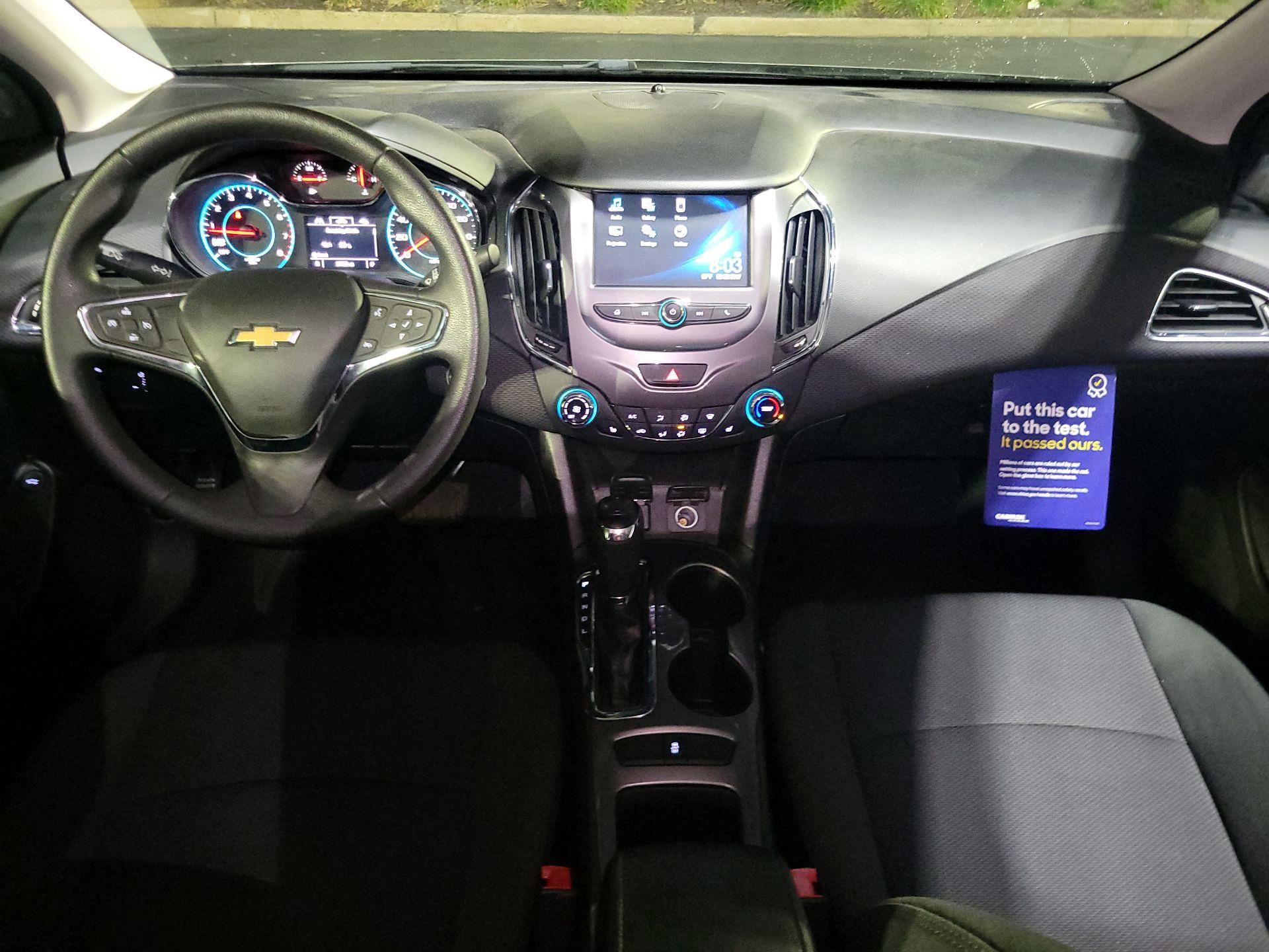 Thumbnail: 2017 Chevrolet Cruze - 8