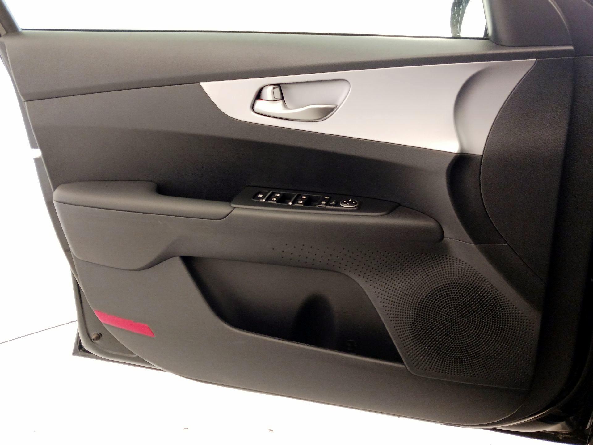 Thumbnail: 2024 Kia Forte - 12