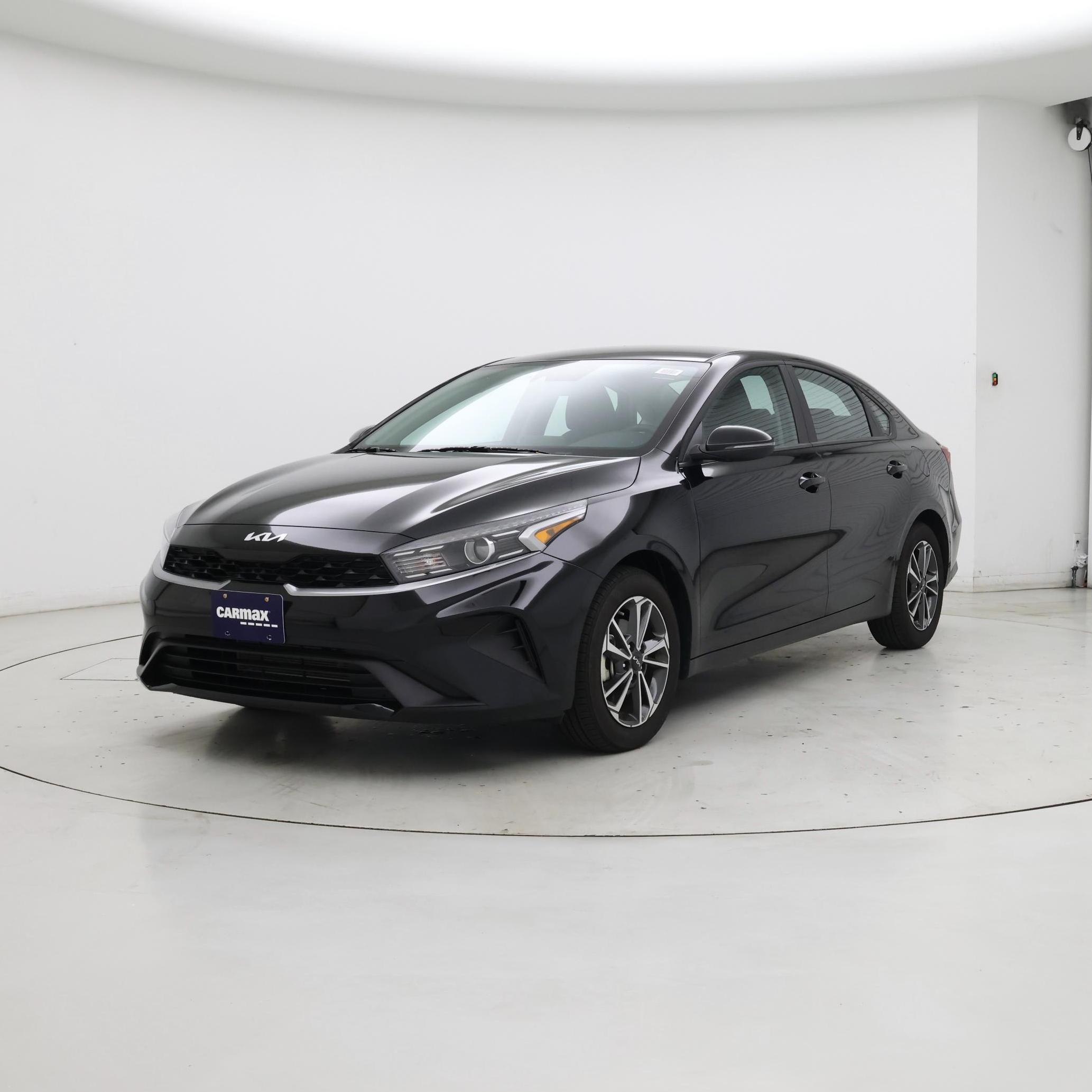 Thumbnail: 2024 Kia Forte - 4