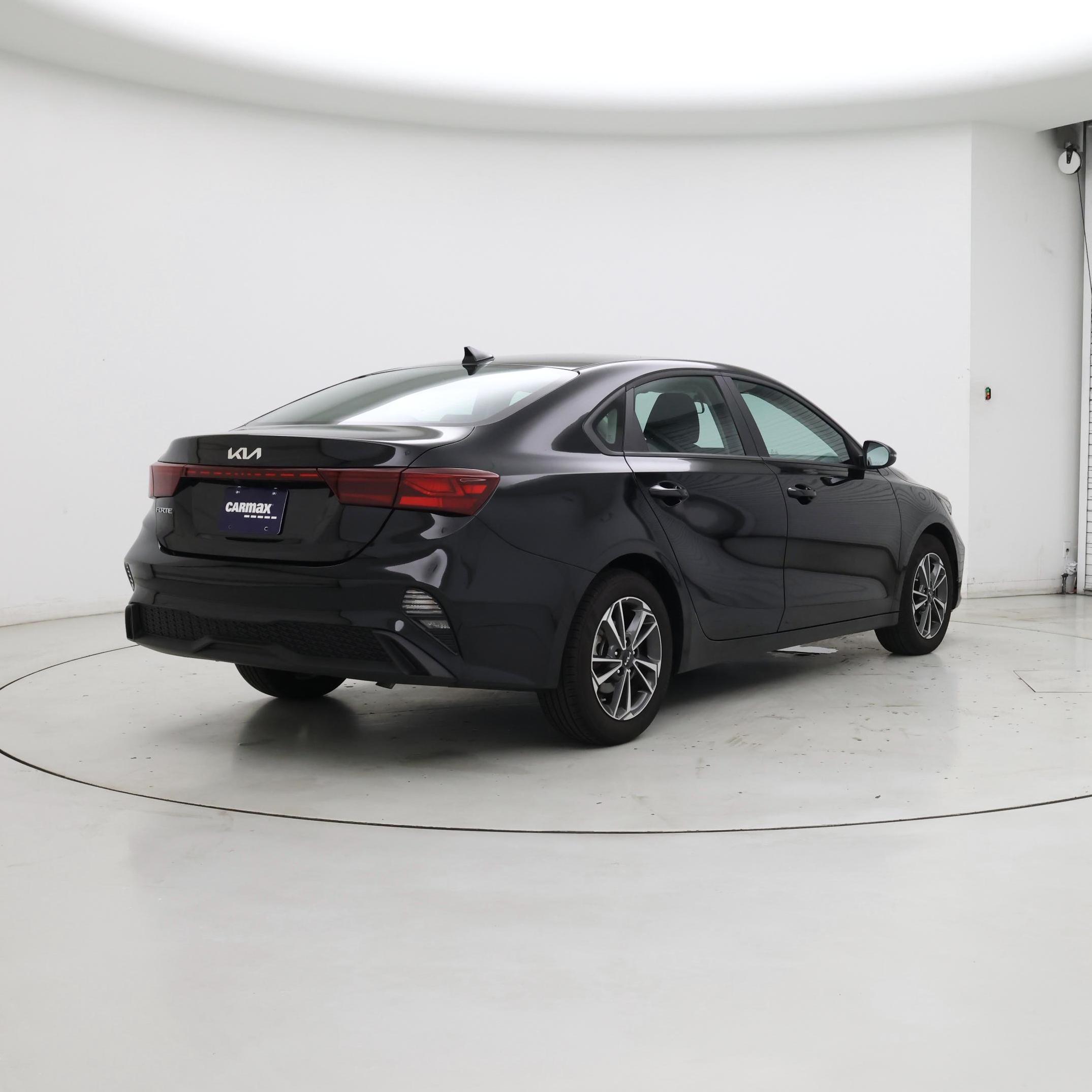 Thumbnail: 2024 Kia Forte - 8