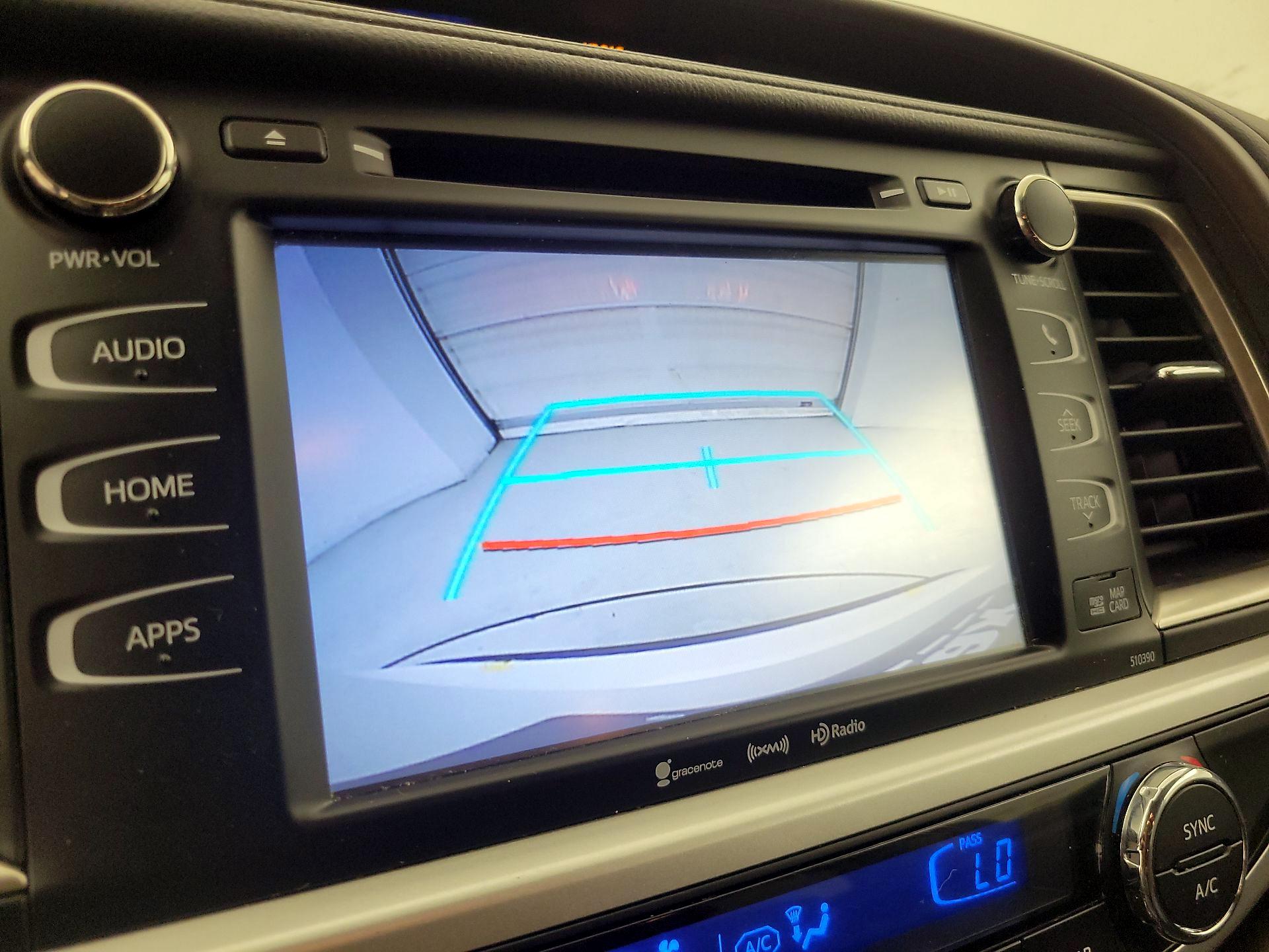 Thumbnail: 2019 Toyota Highlander - 14