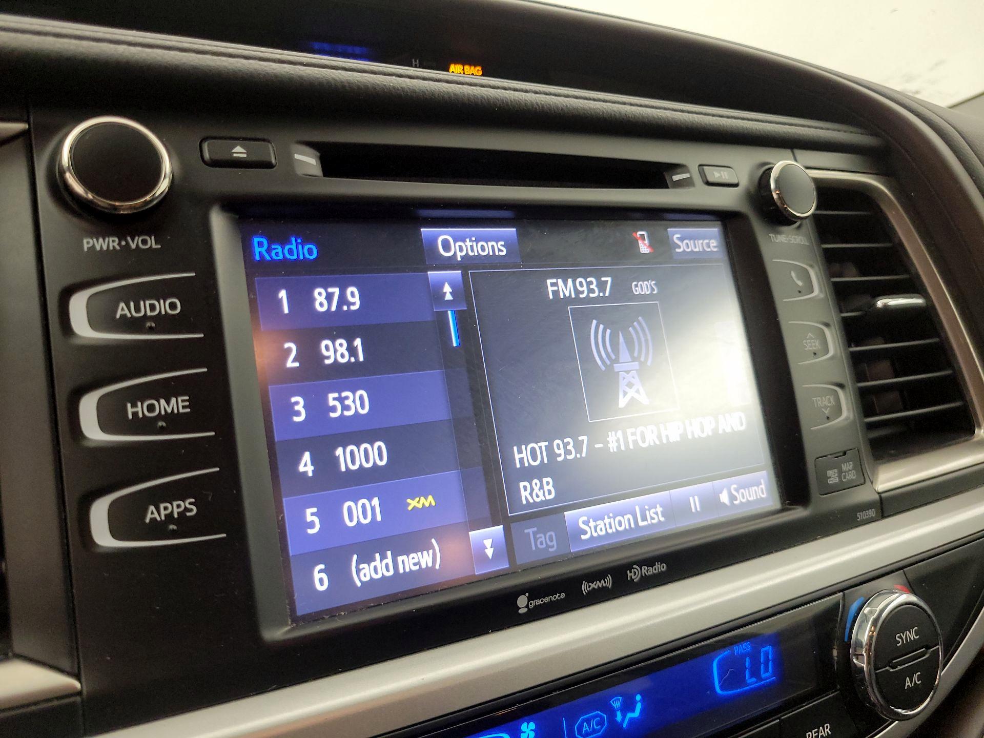 Thumbnail: 2019 Toyota Highlander - 15