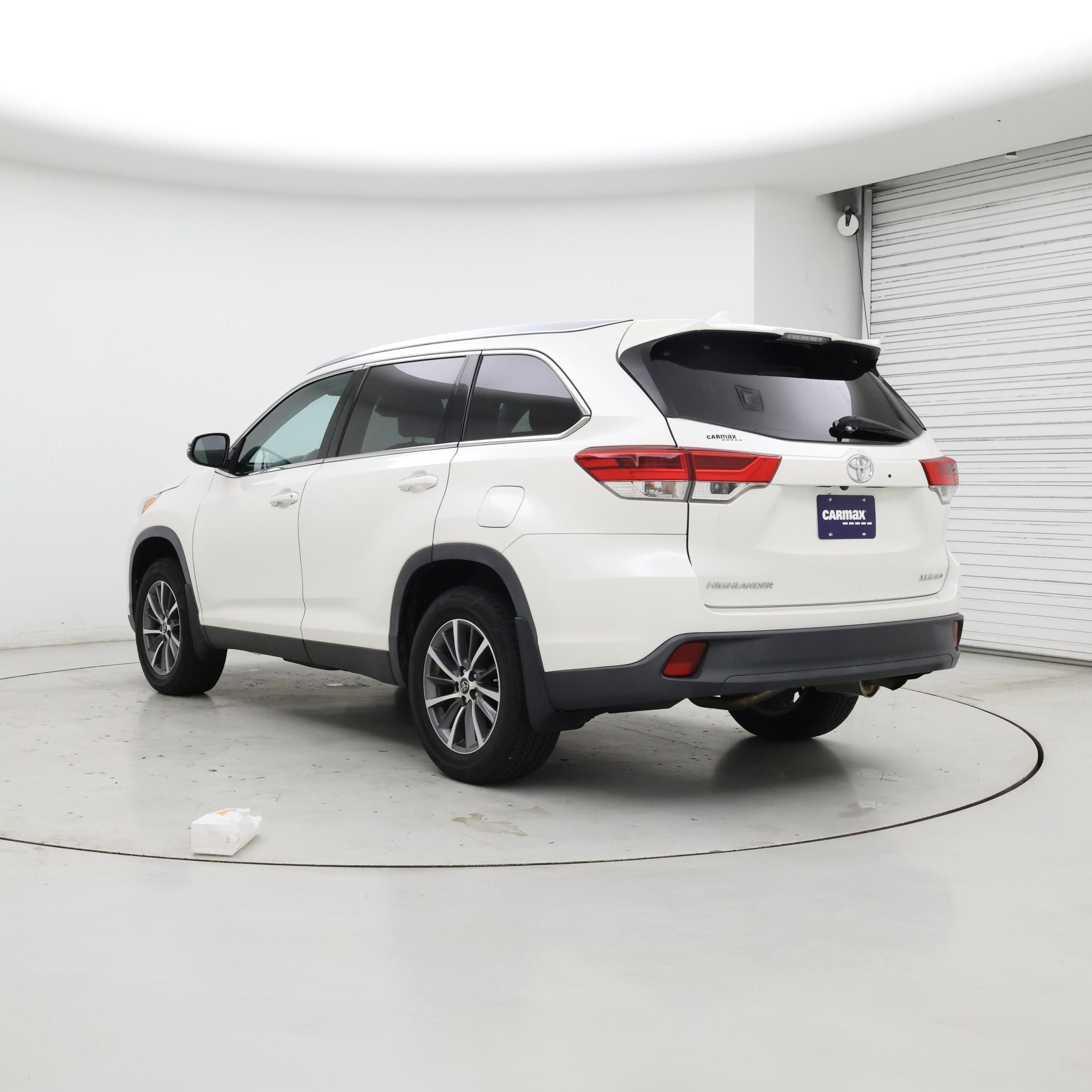 Thumbnail: 2019 Toyota Highlander - 2