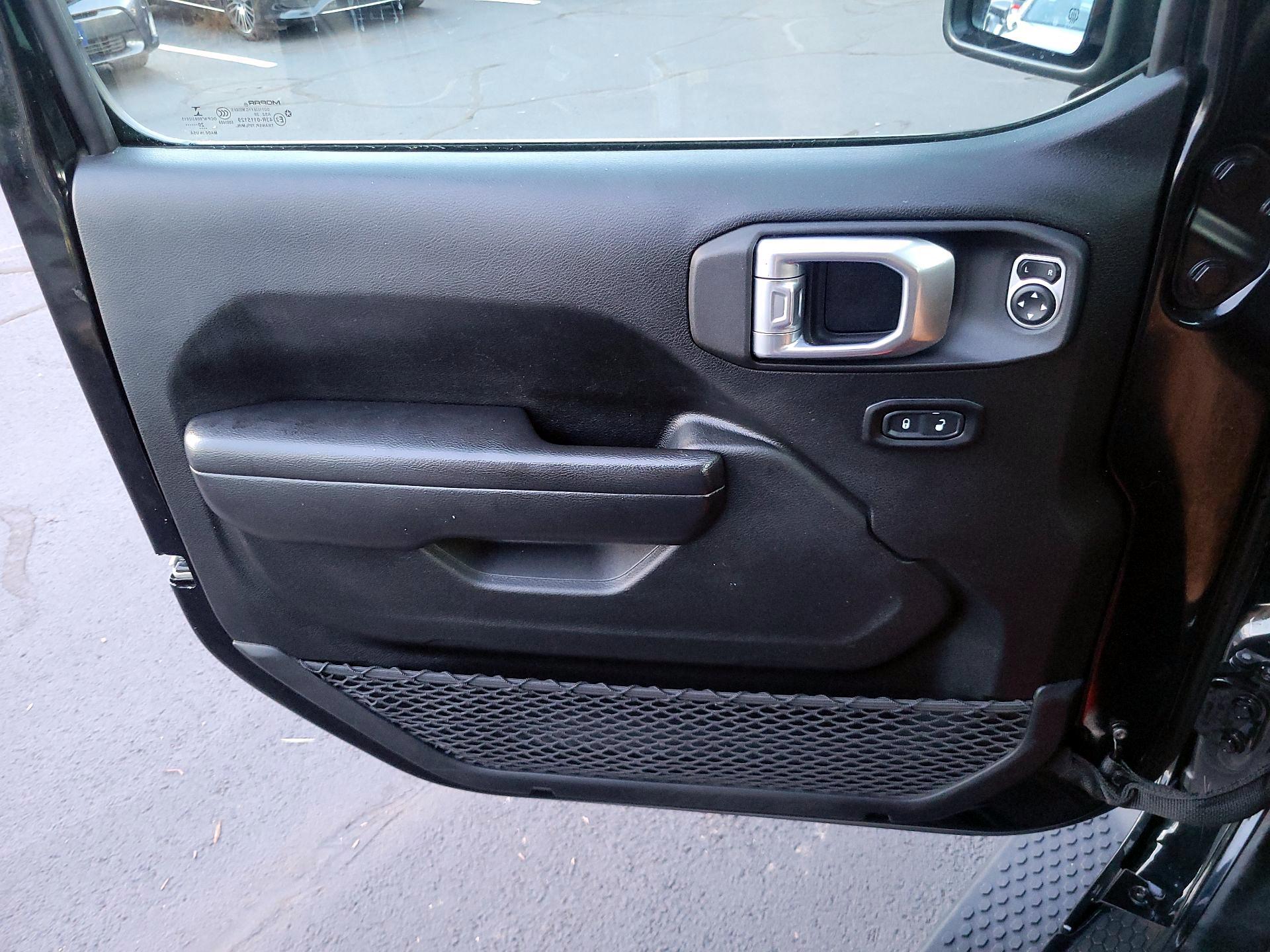 Thumbnail: 2020 Jeep Wrangler - 10