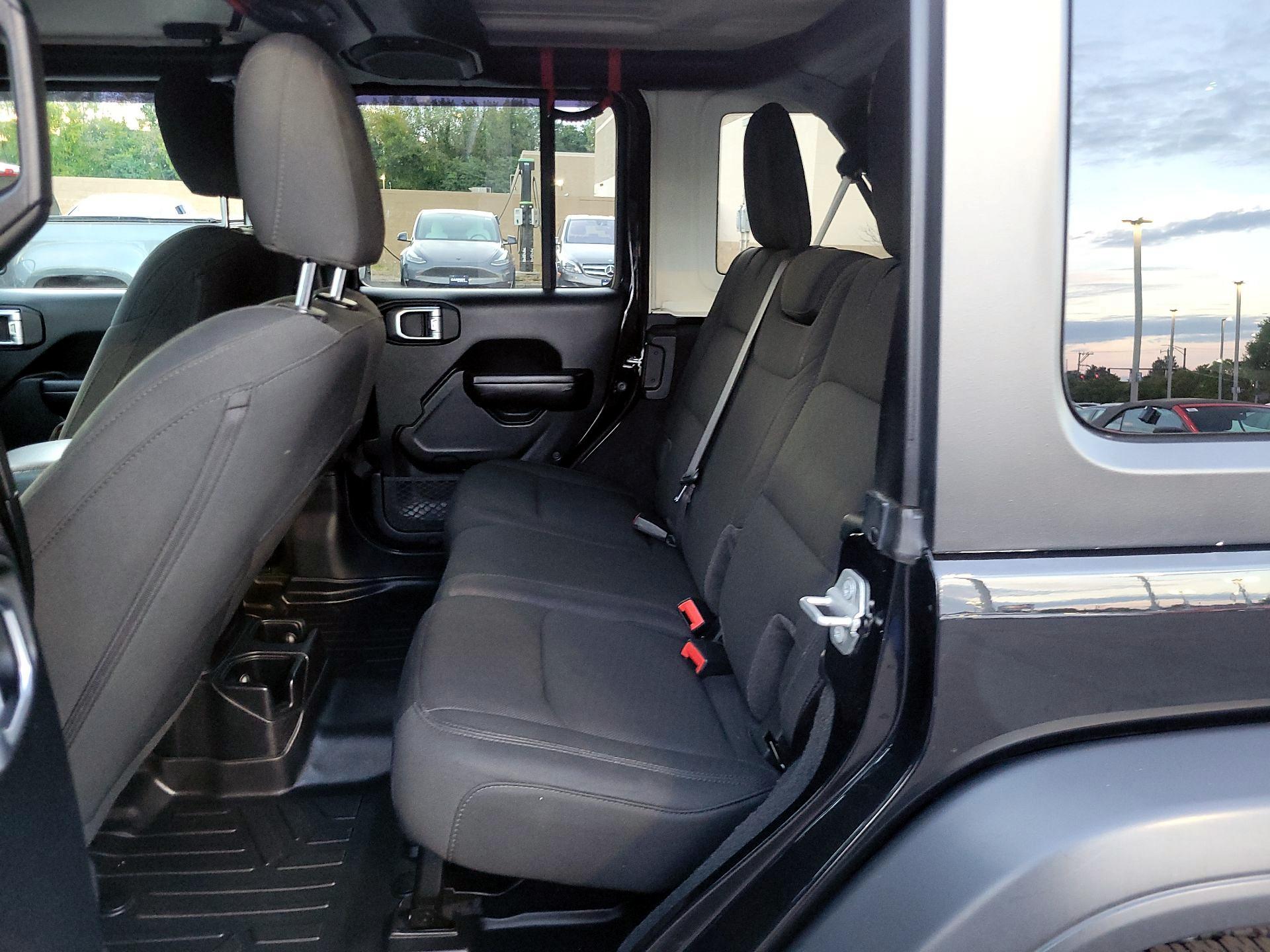 Thumbnail: 2020 Jeep Wrangler - 17