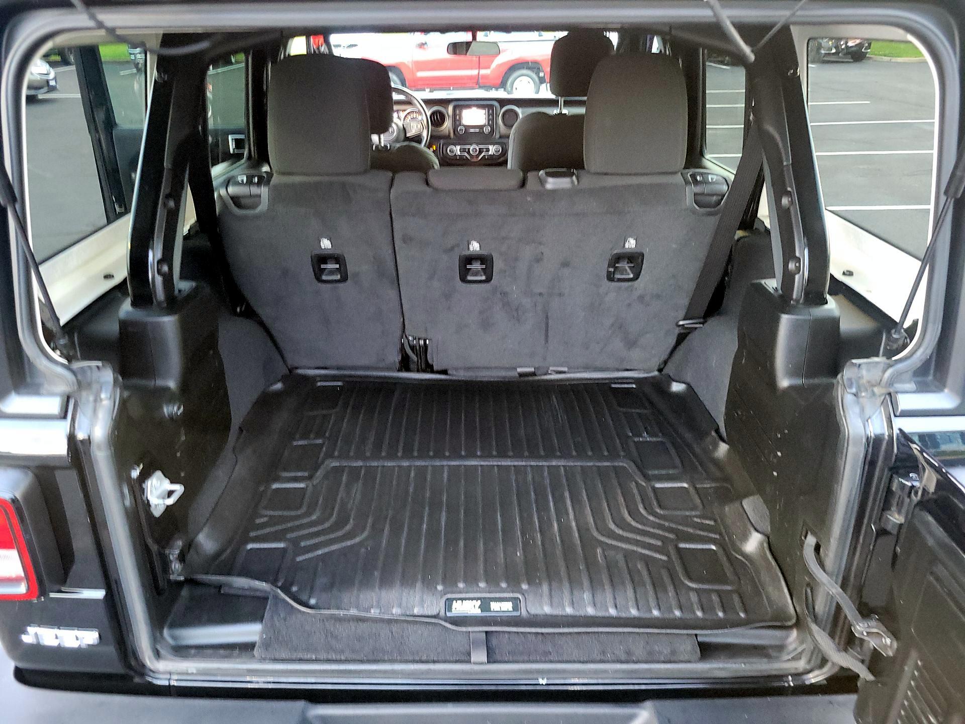 Thumbnail: 2020 Jeep Wrangler - 19