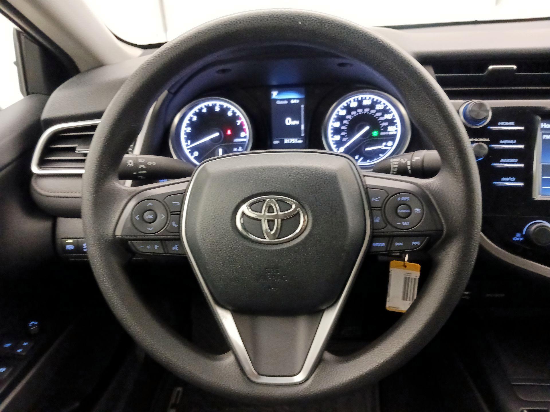 Thumbnail: 2018 Toyota Camry - 10