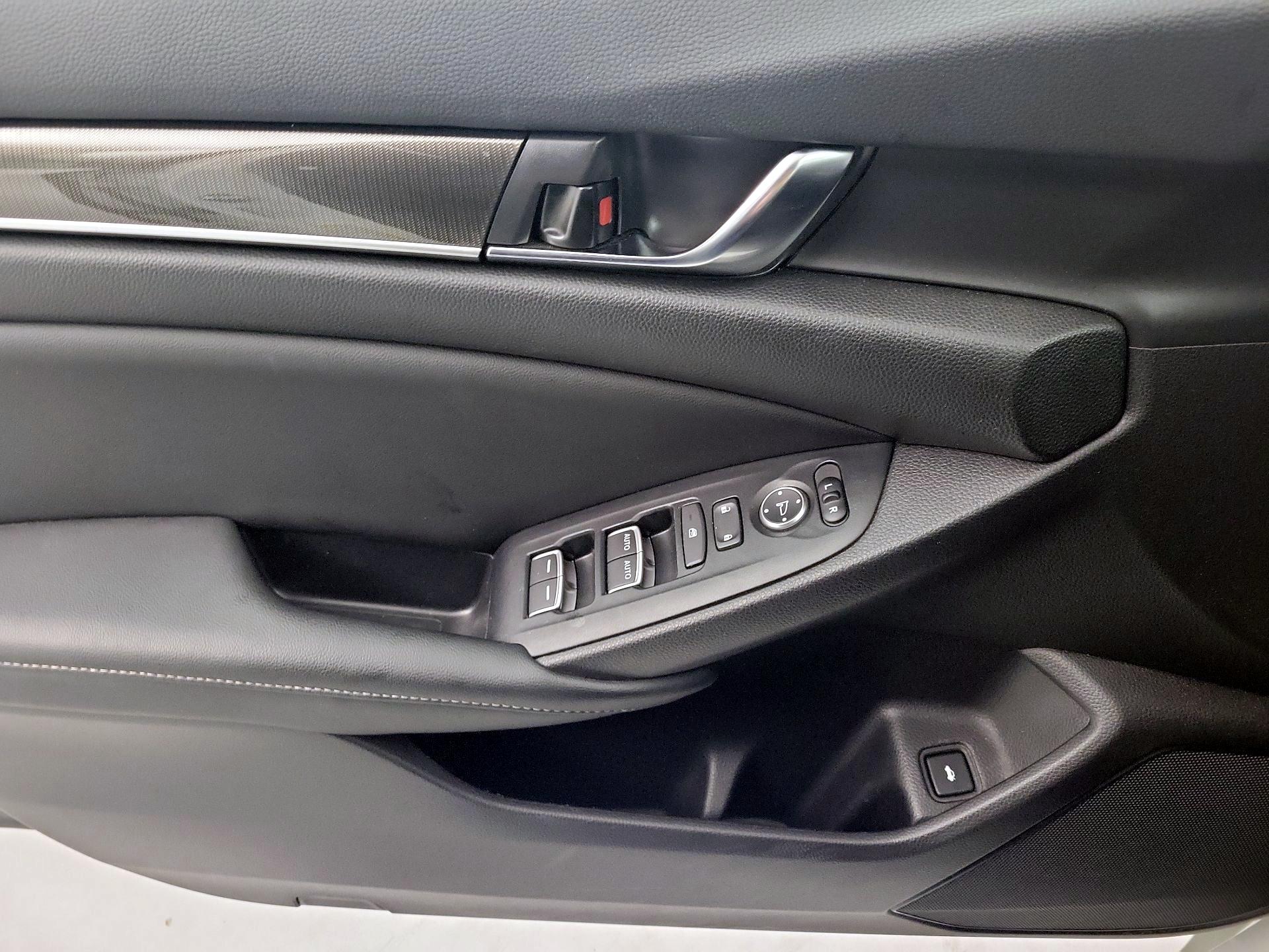 Thumbnail: 2022 Honda Accord - 10