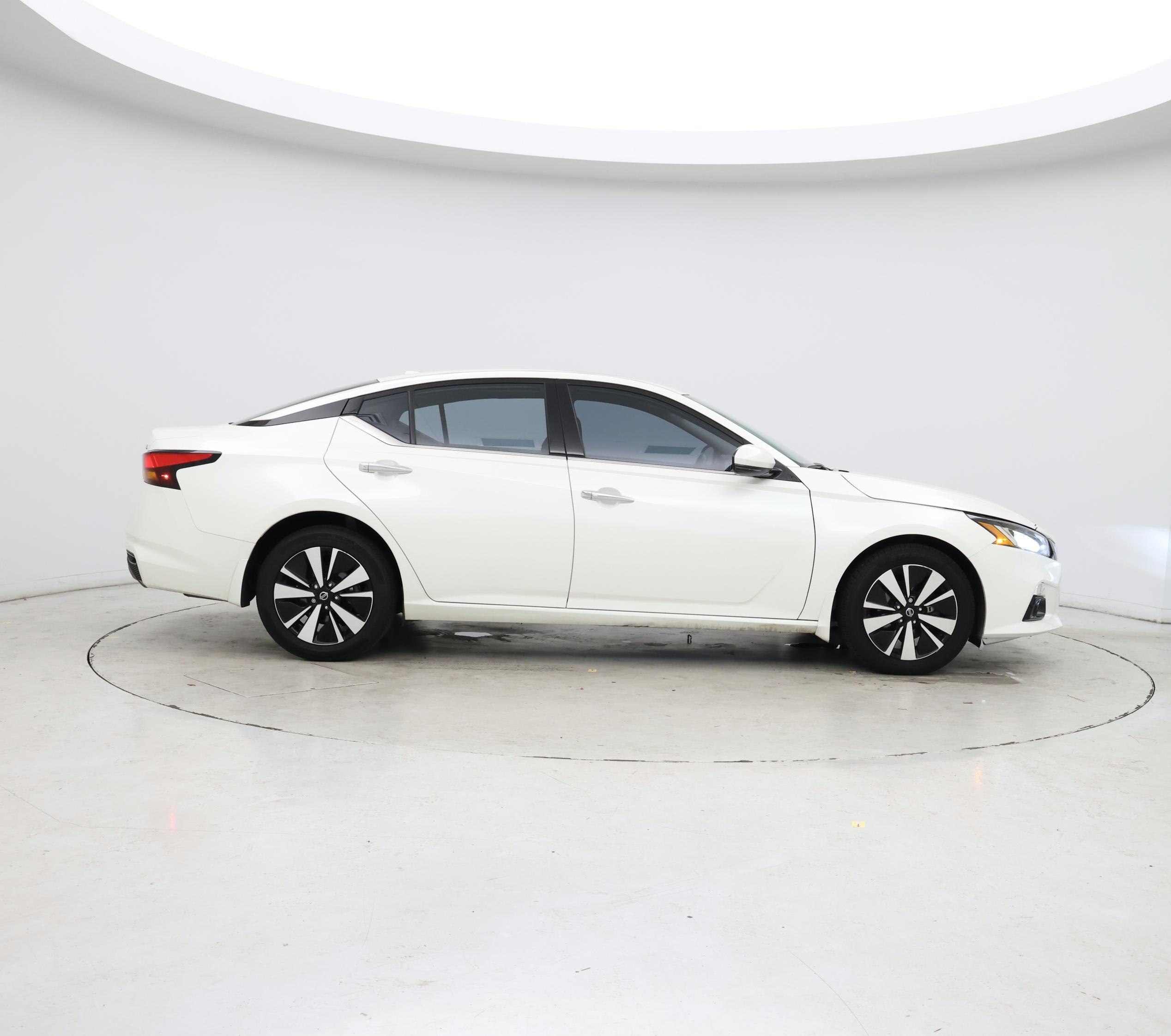 Thumbnail: 2020 Nissan Altima - 7