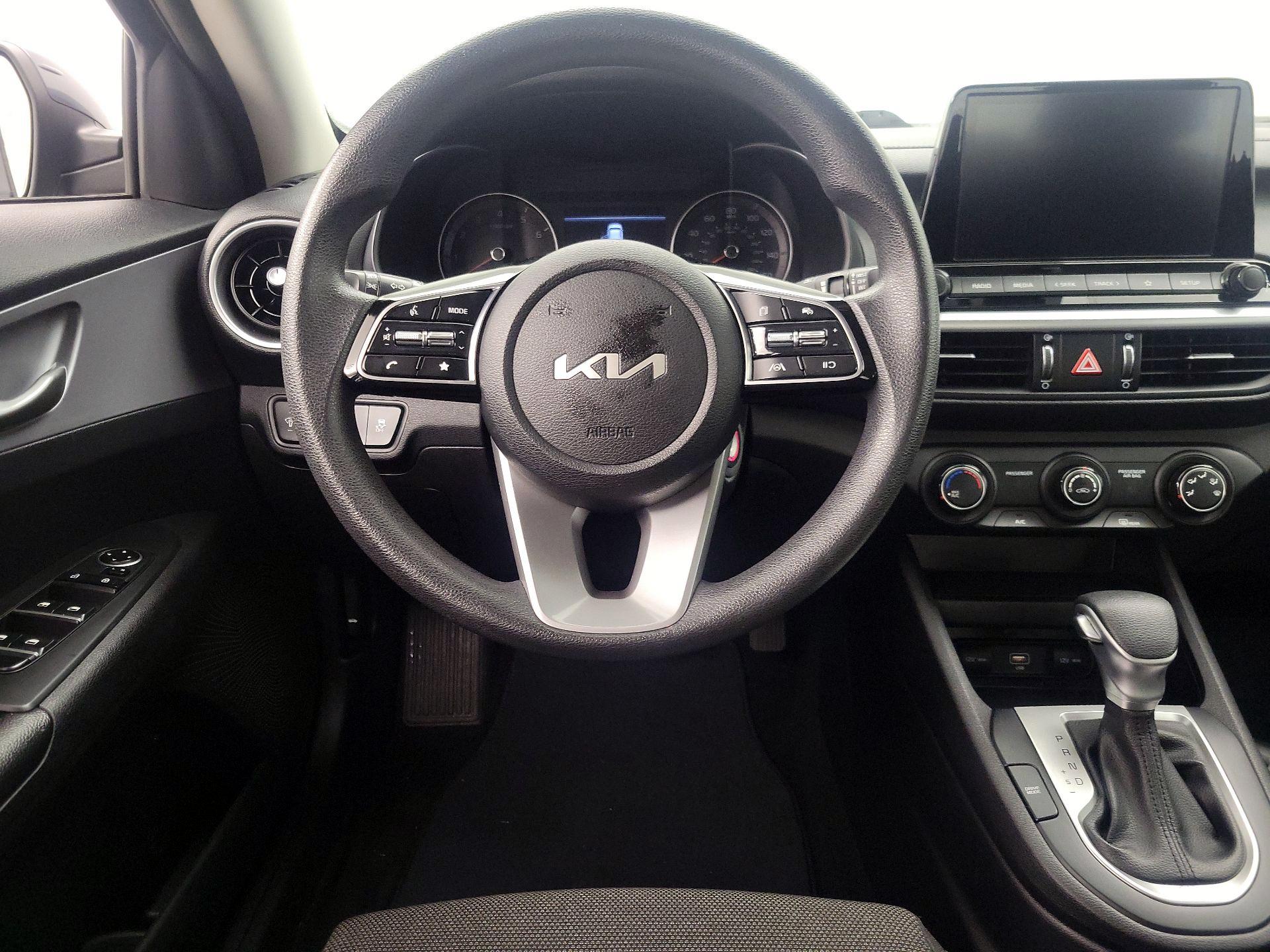 Thumbnail: 2022 Kia Forte - 10