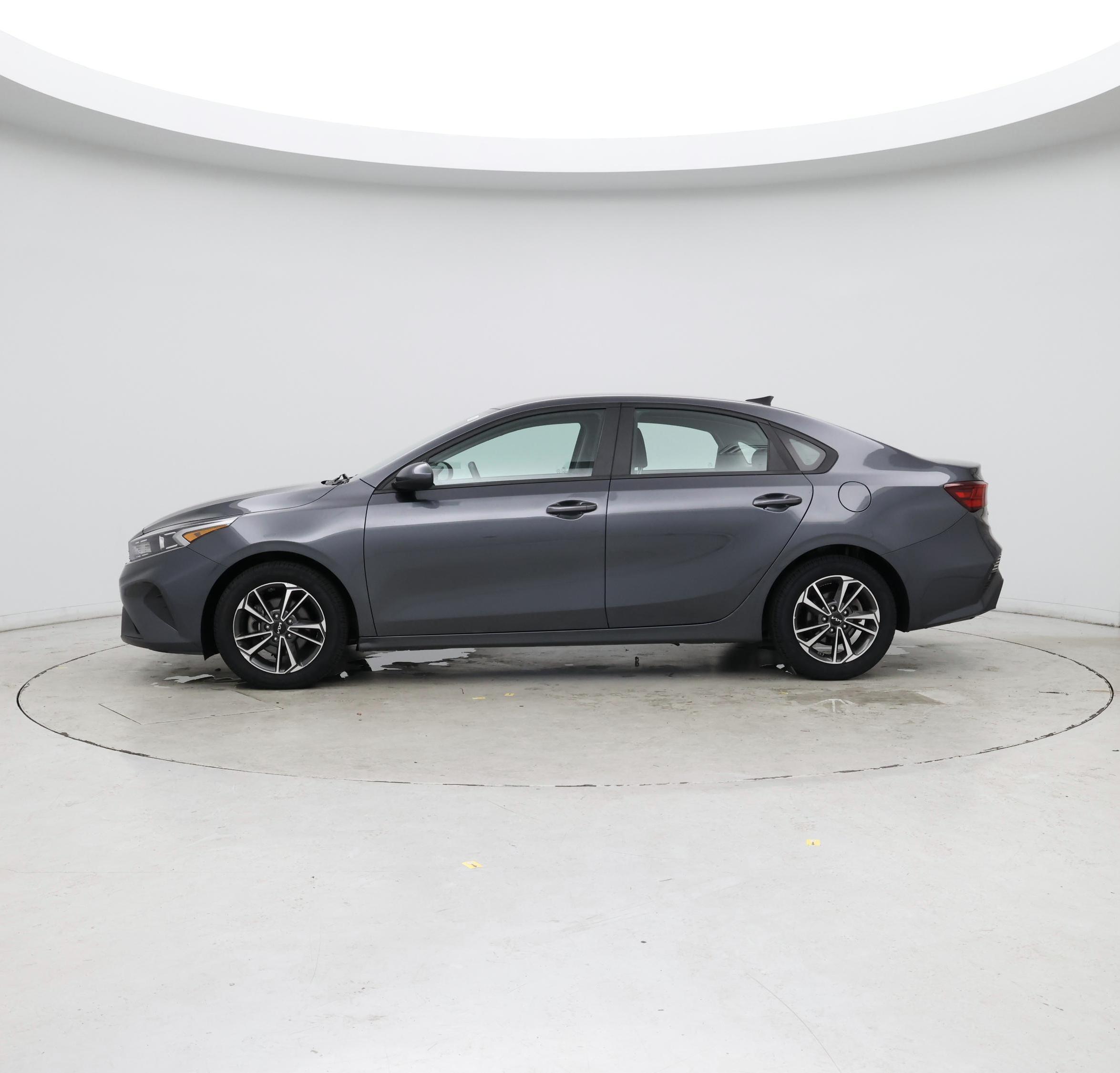 Thumbnail: 2022 Kia Forte - 3