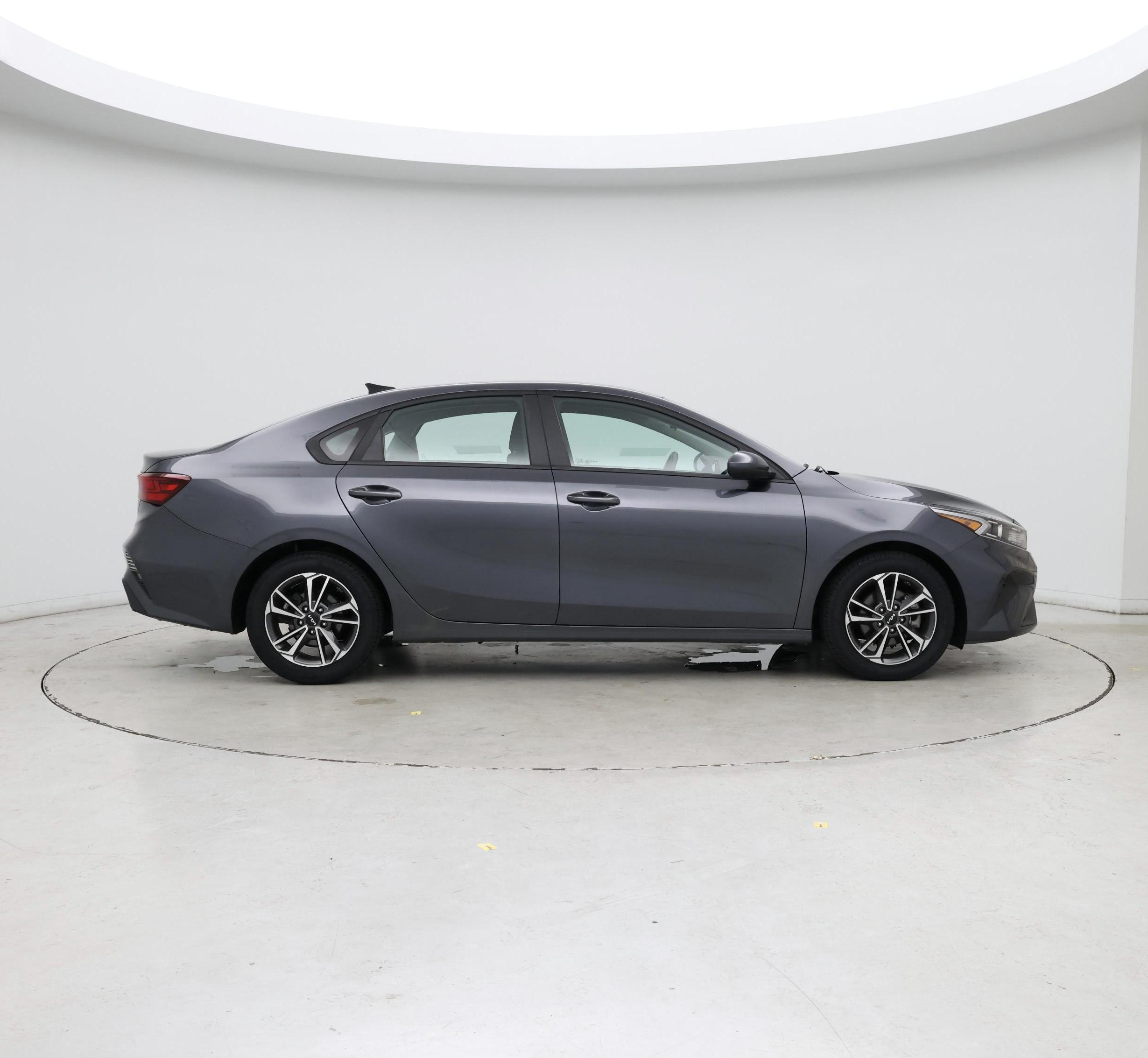Thumbnail: 2022 Kia Forte - 7