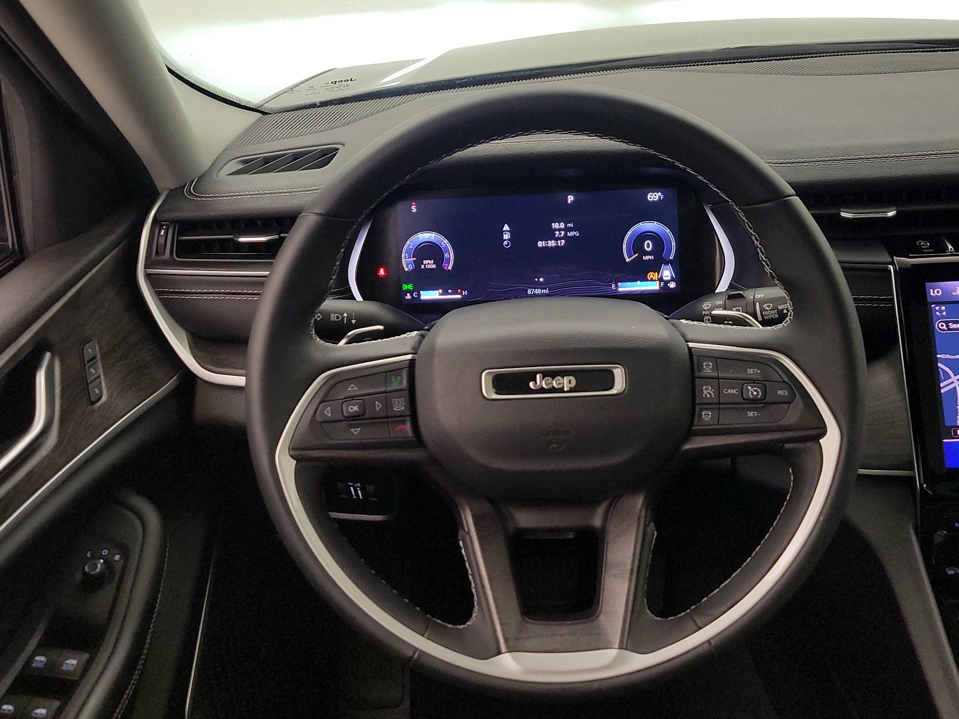 Thumbnail: 2022 Jeep Grand Cherokee - 10