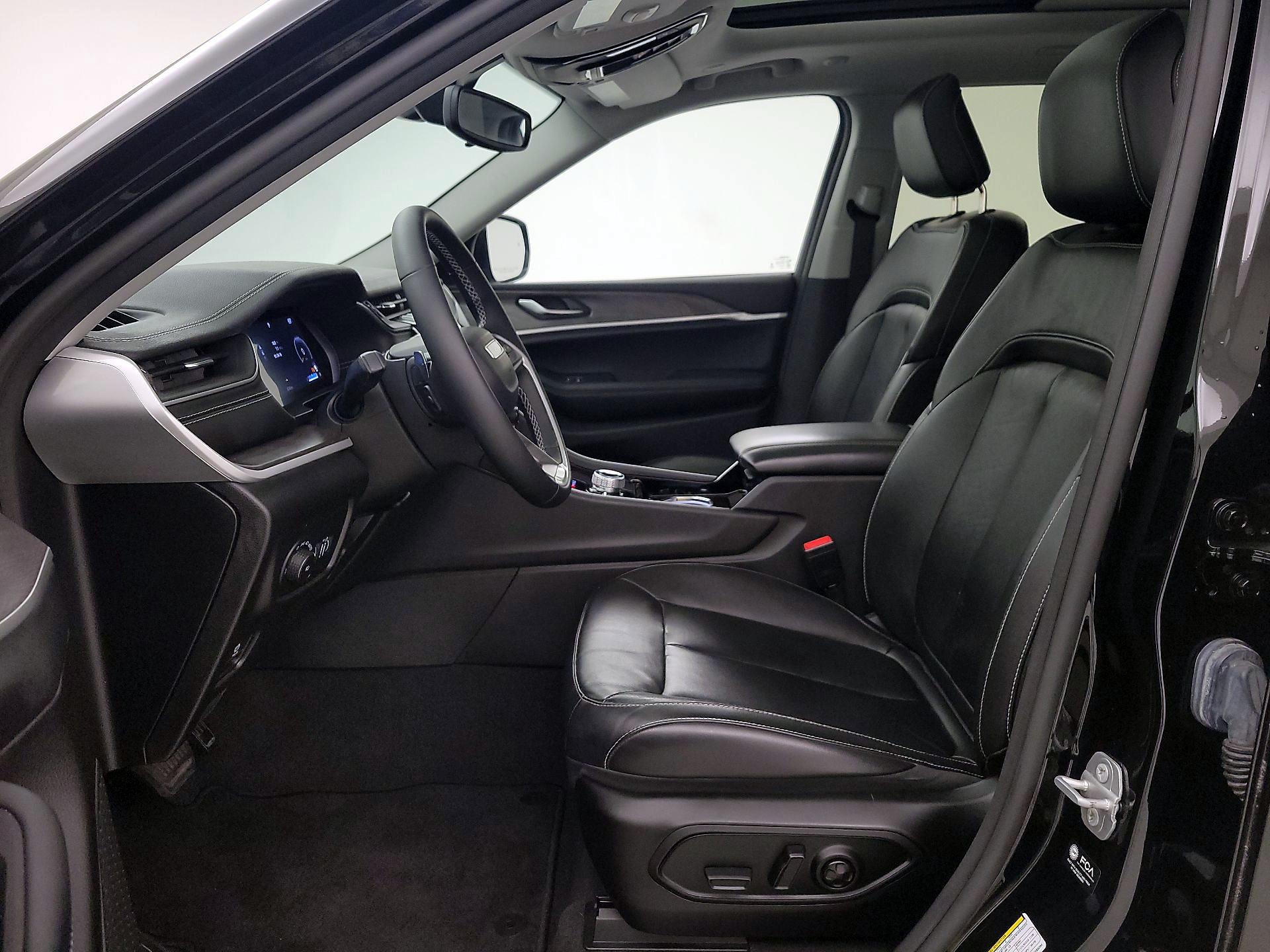 Thumbnail: 2022 Jeep Grand Cherokee - 11