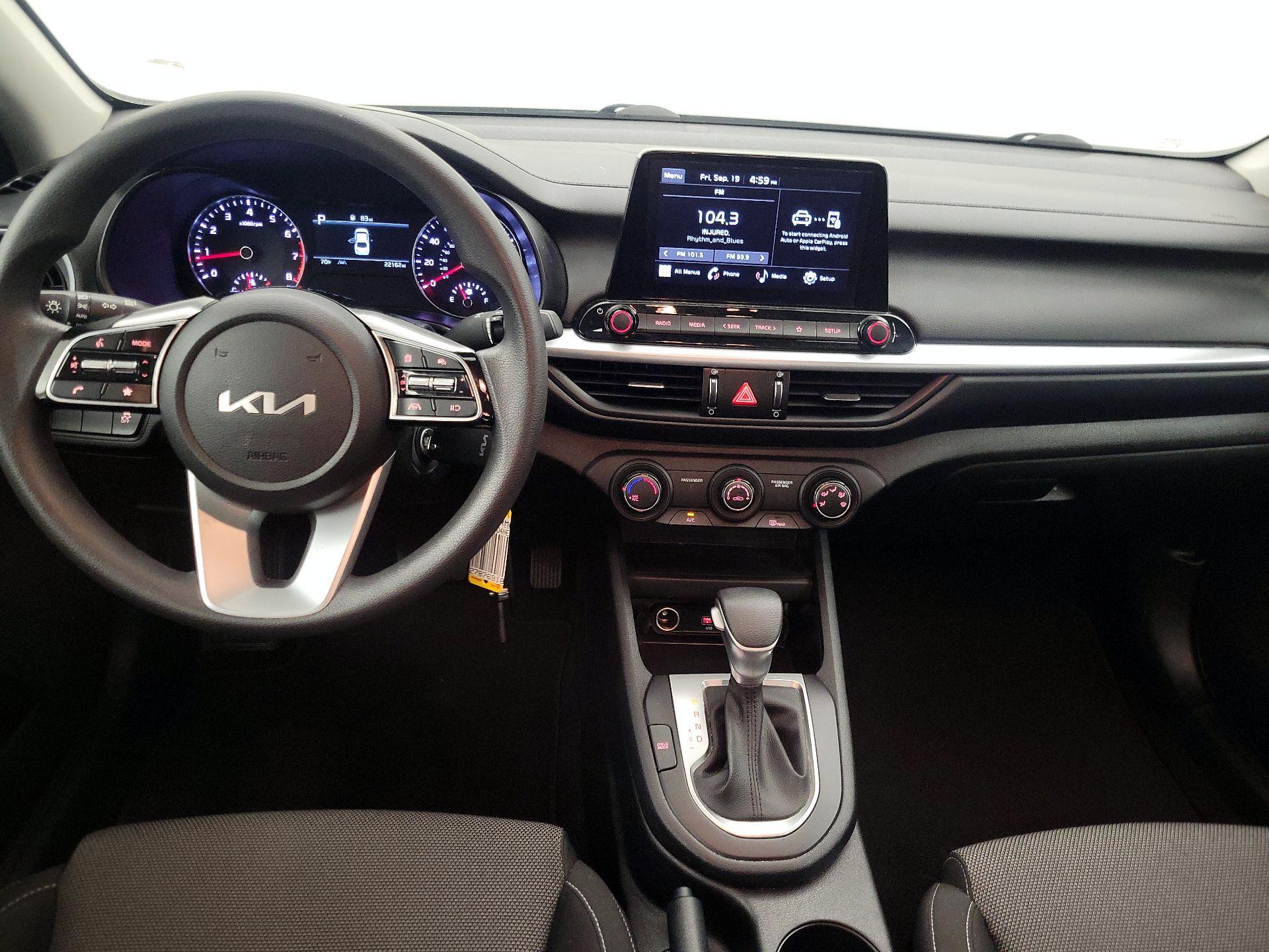 Thumbnail: 2022 Kia Forte - 9
