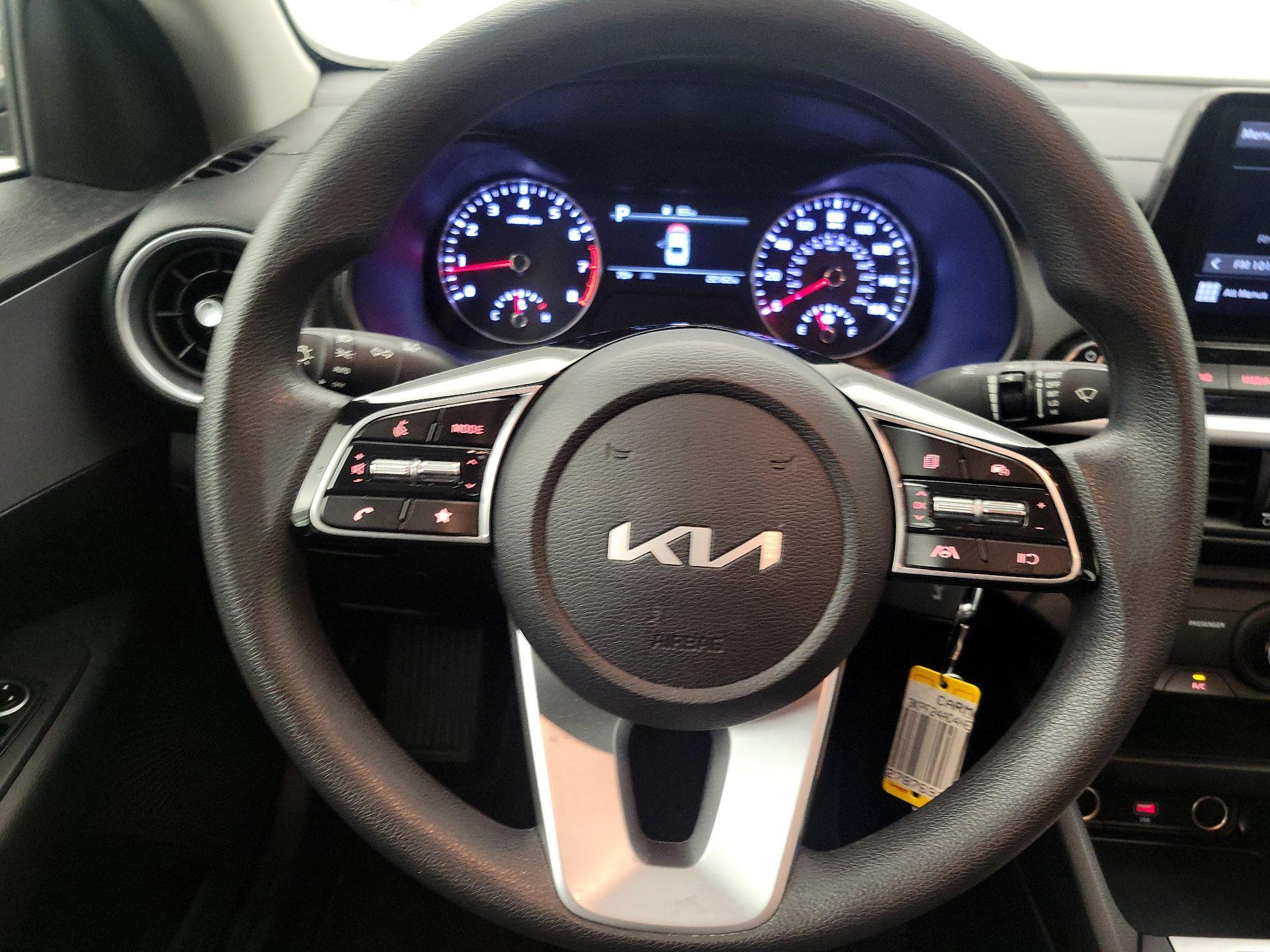 Thumbnail: 2022 Kia Forte - 10