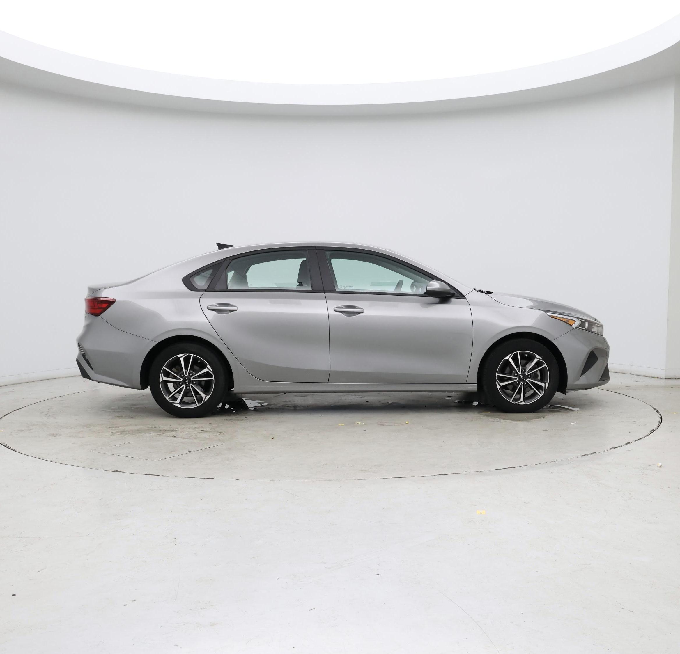 Thumbnail: 2022 Kia Forte - 7
