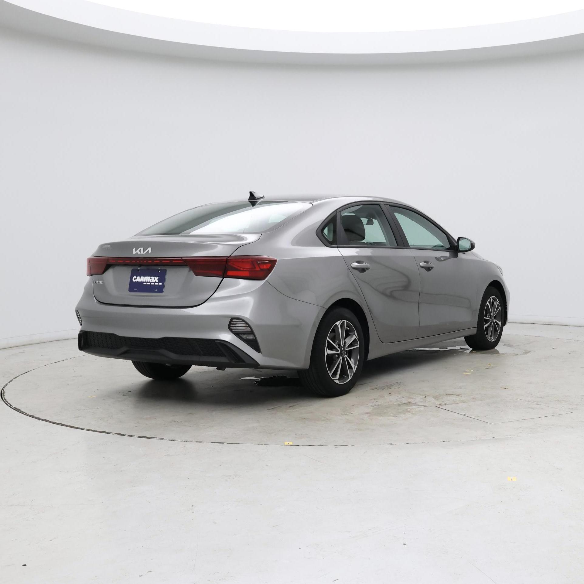 Thumbnail: 2022 Kia Forte - 8