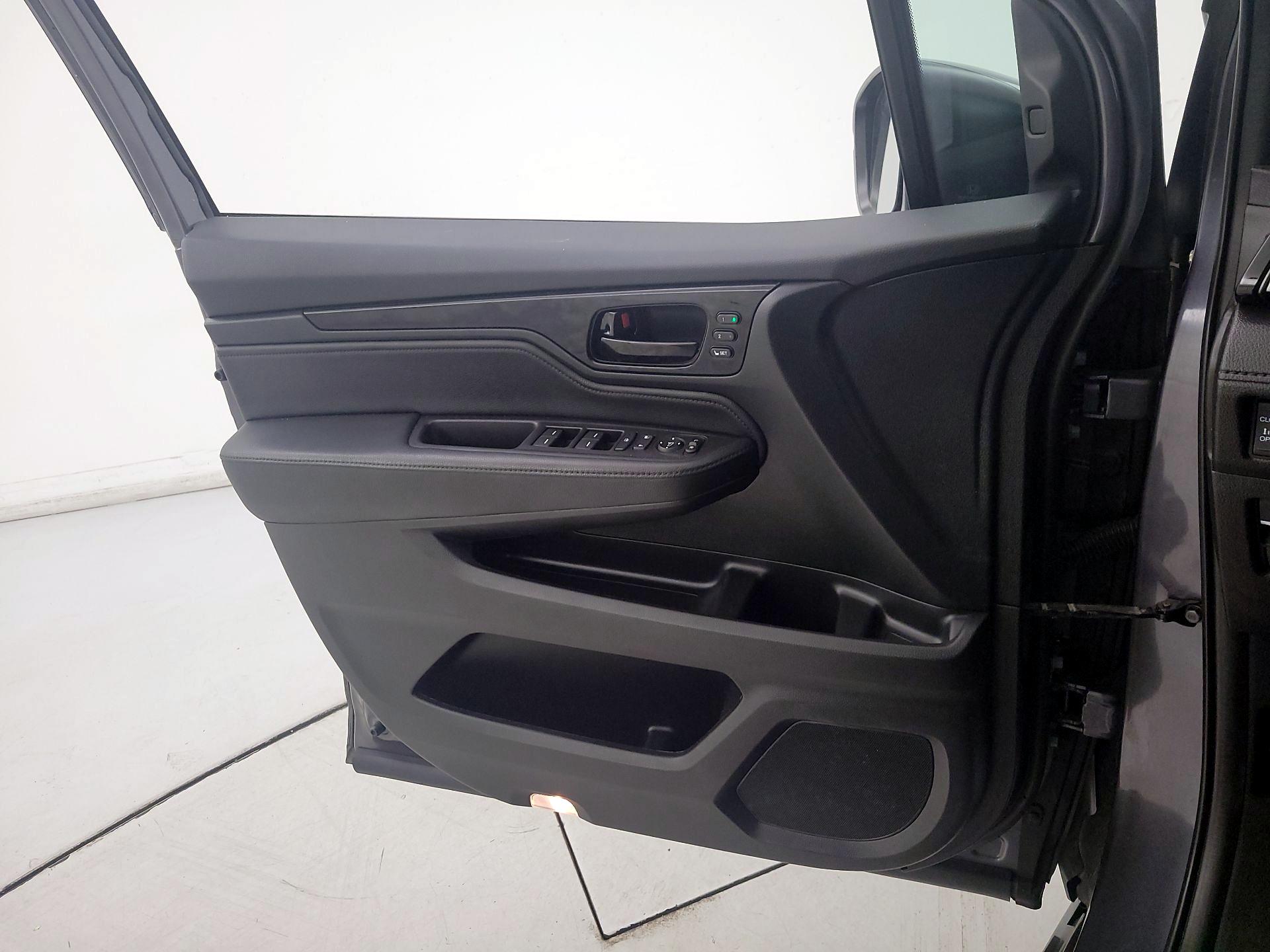 Thumbnail: 2023 Honda Odyssey - 12