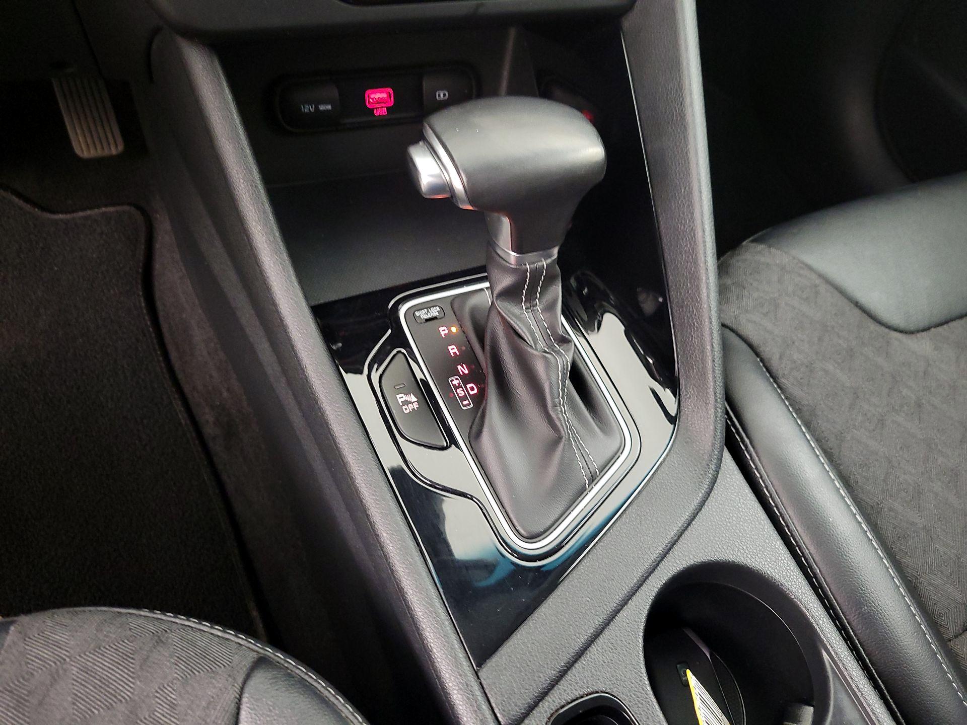 Thumbnail: 2022 Kia Niro - 15