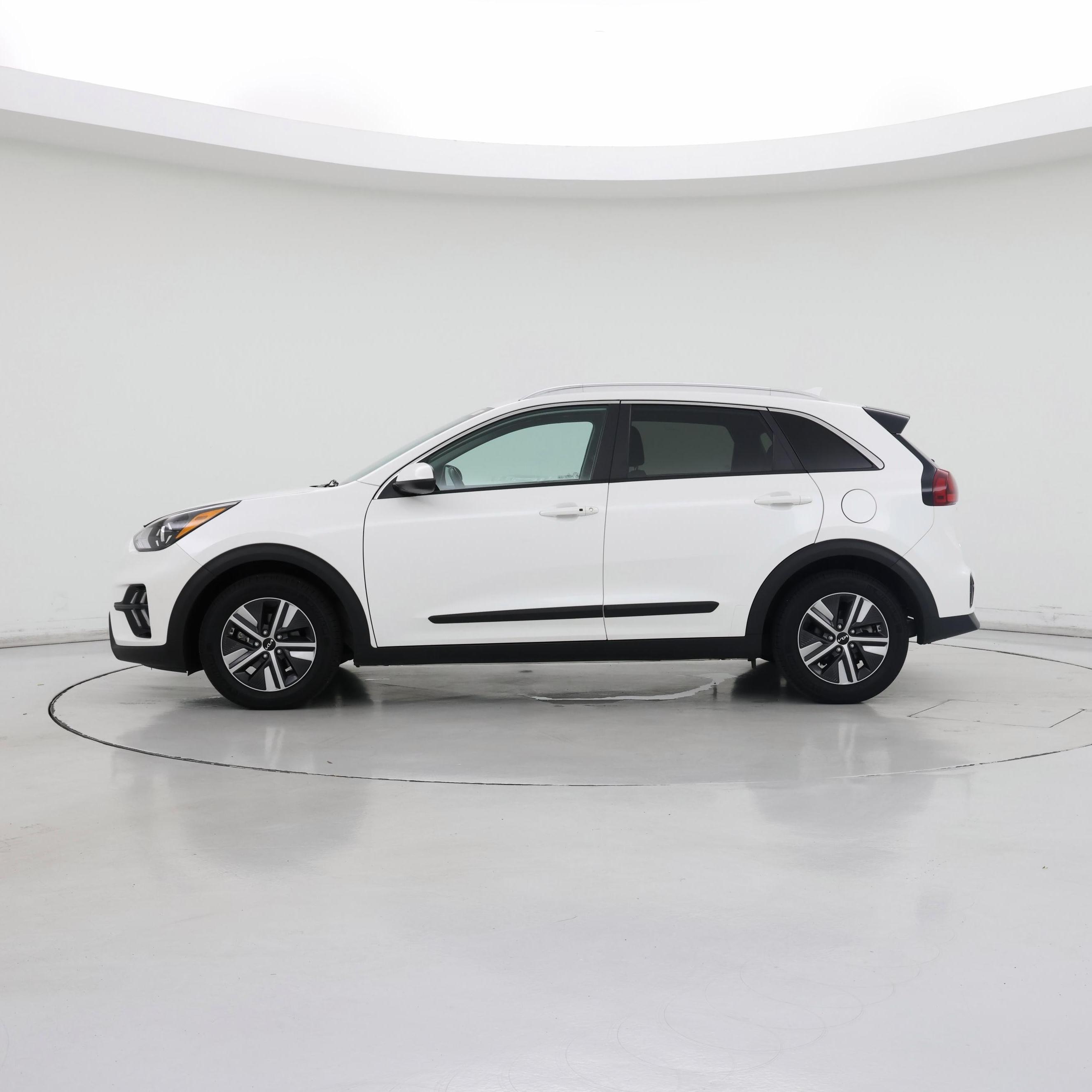 Thumbnail: 2022 Kia Niro - 3
