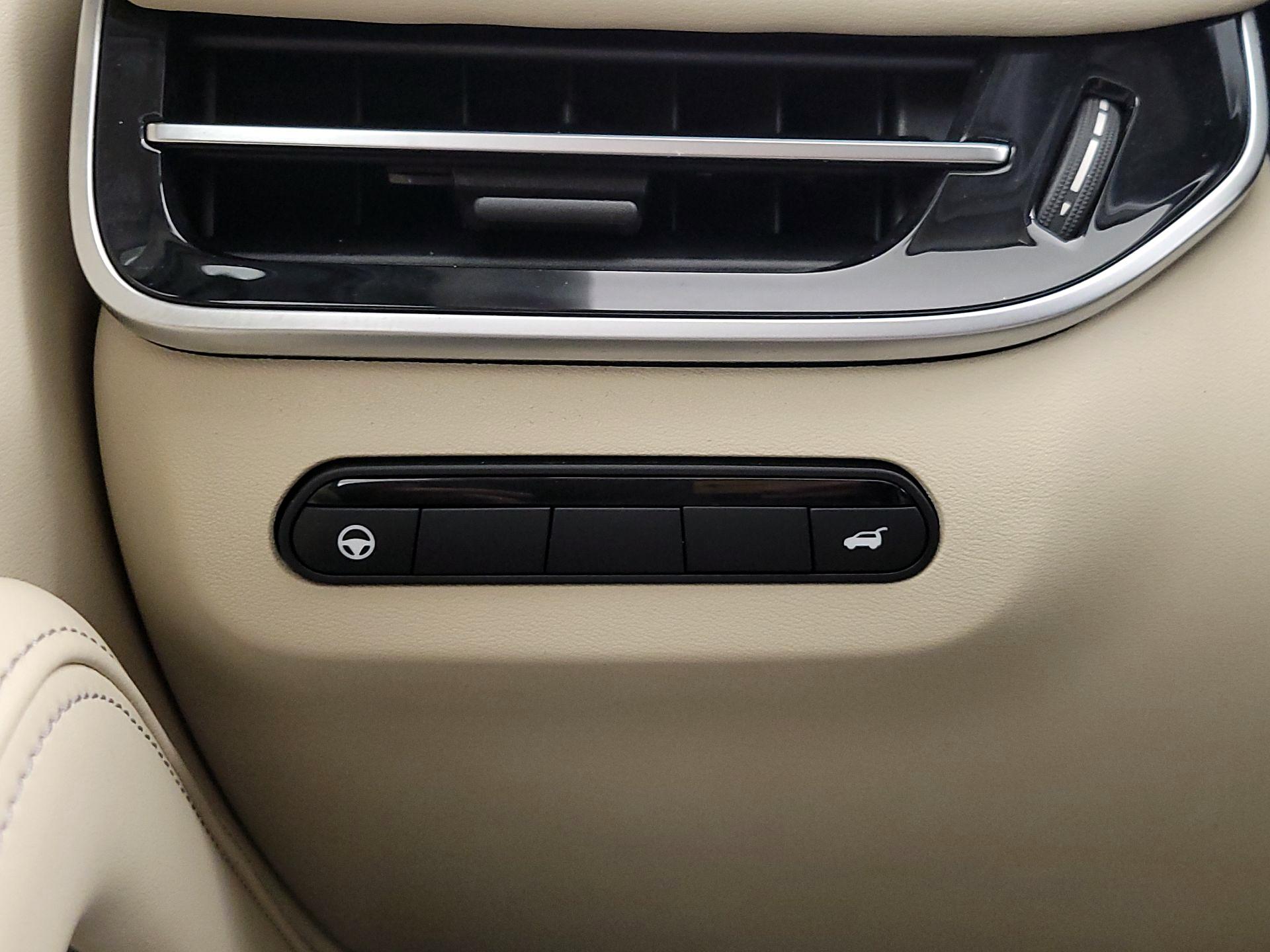 Thumbnail: 2022 INFINITI QX60 - 13