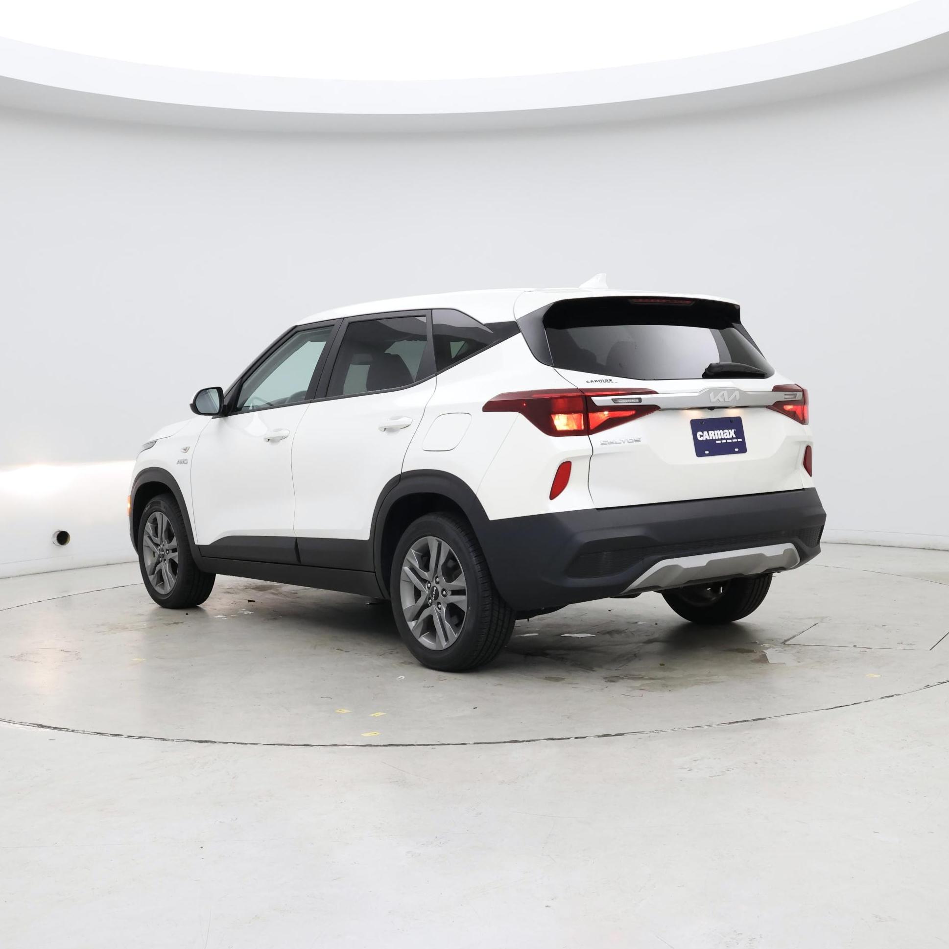 Thumbnail: 2022 Kia Seltos - 2