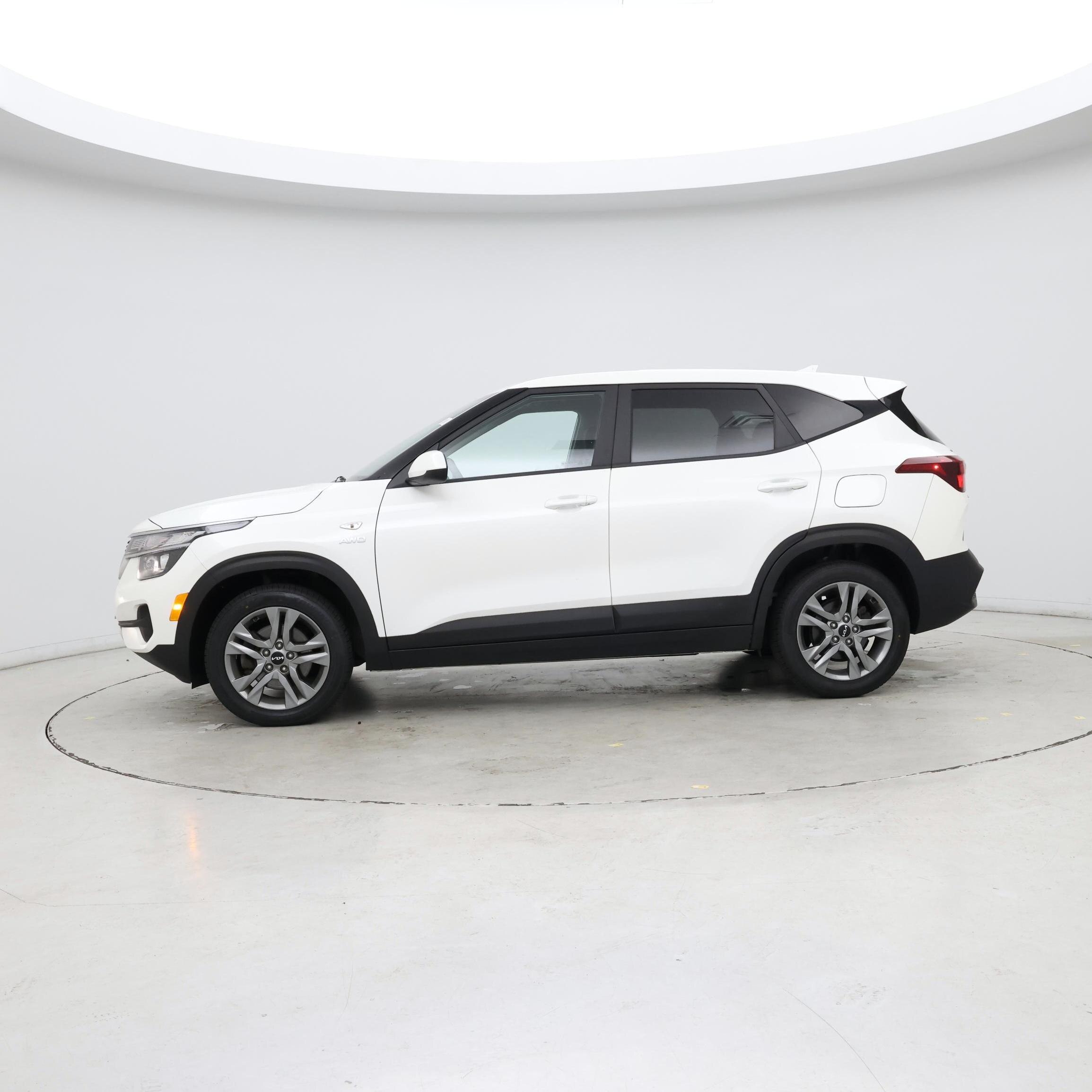 Thumbnail: 2022 Kia Seltos - 3