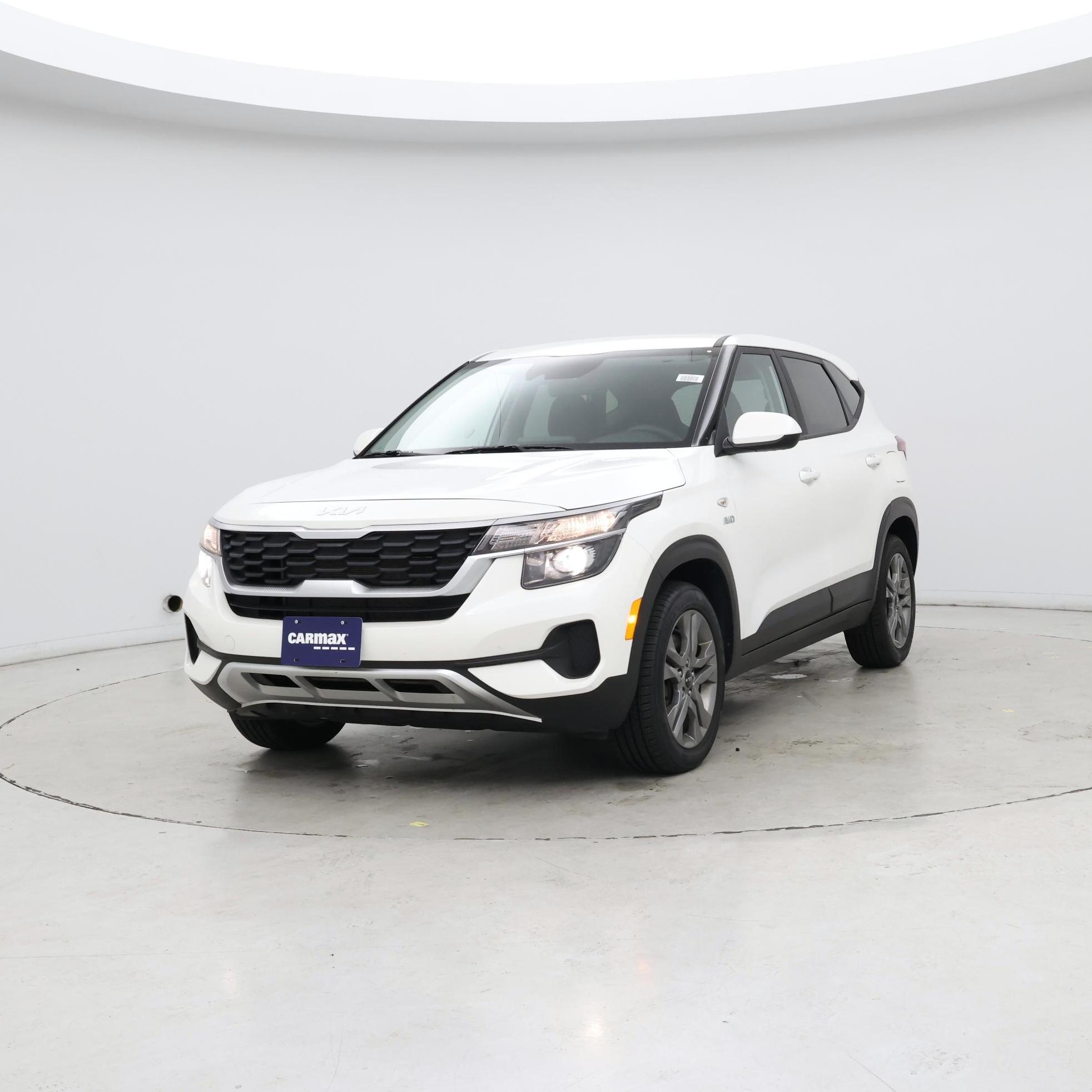 Thumbnail: 2022 Kia Seltos - 4