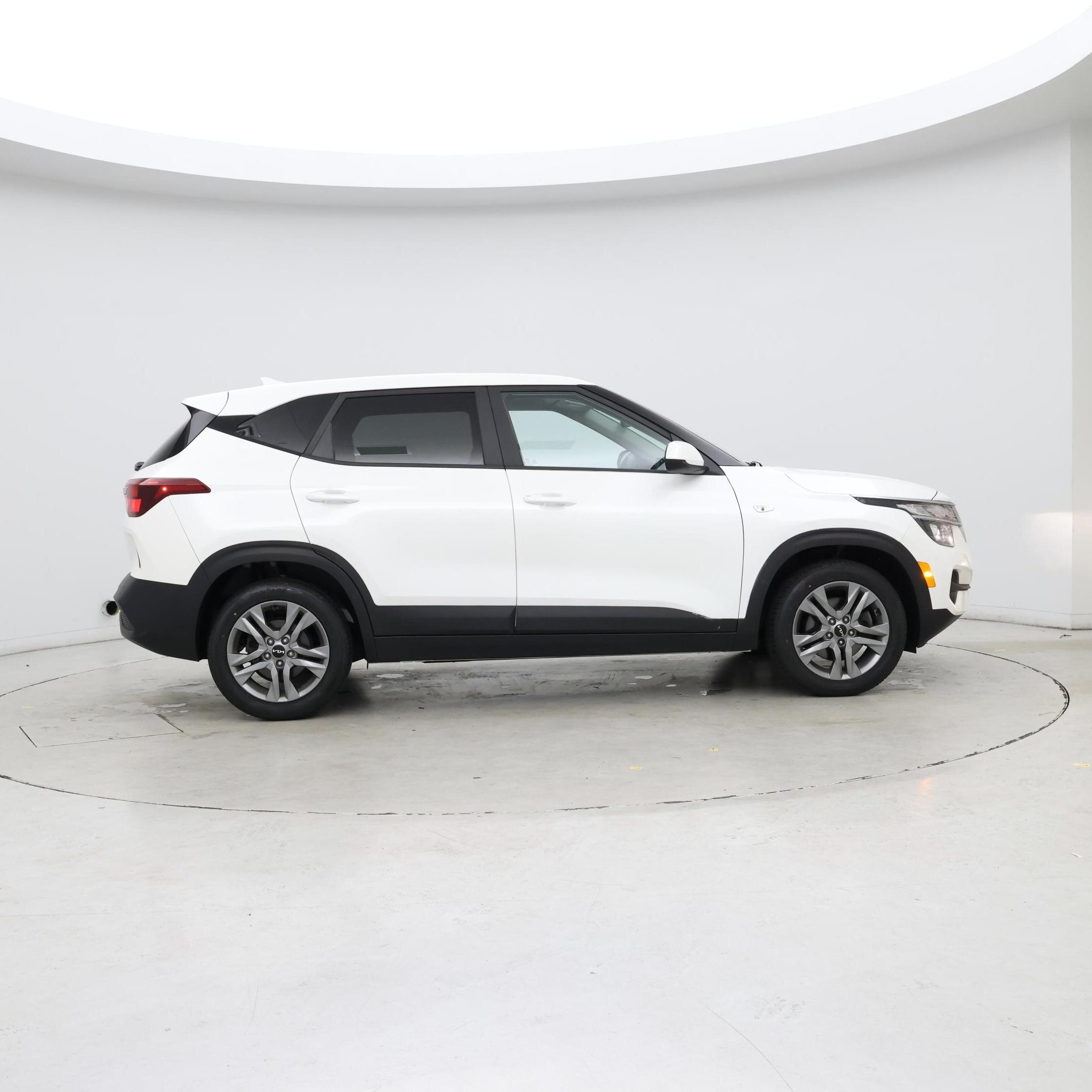 Thumbnail: 2022 Kia Seltos - 7