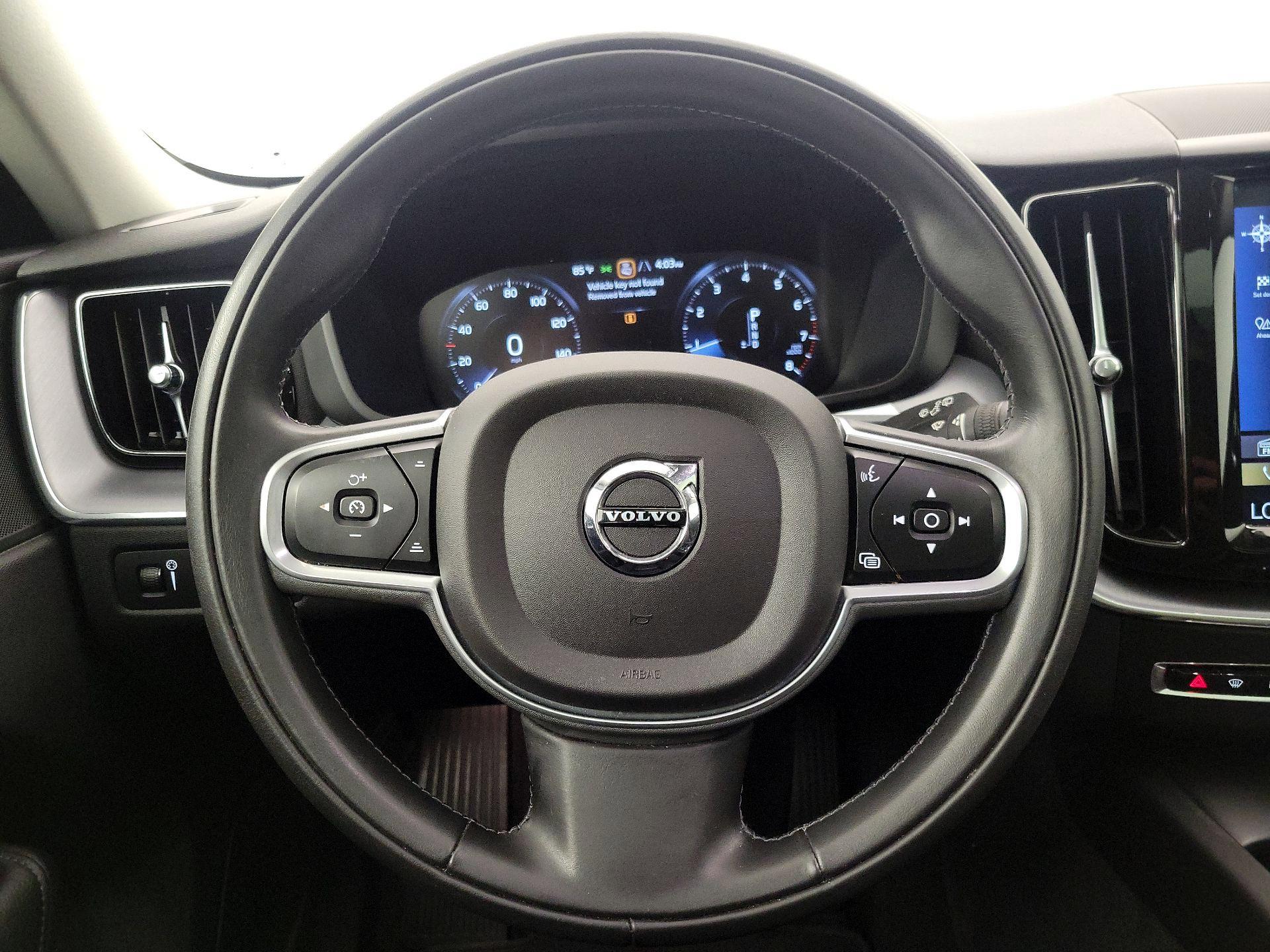 Thumbnail: 2020 Volvo XC60 - 10