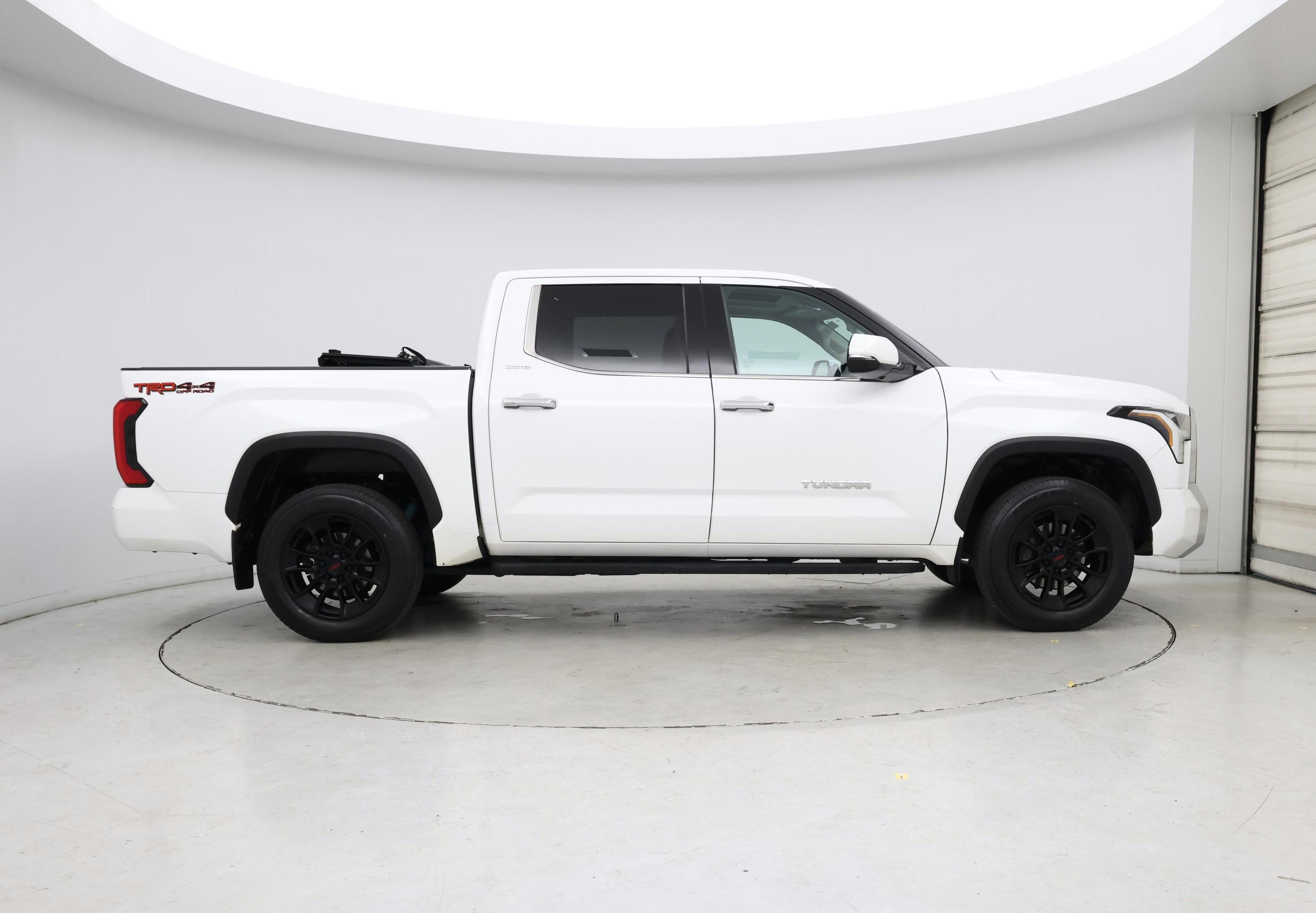 Thumbnail: 2022 Toyota Tundra - 7